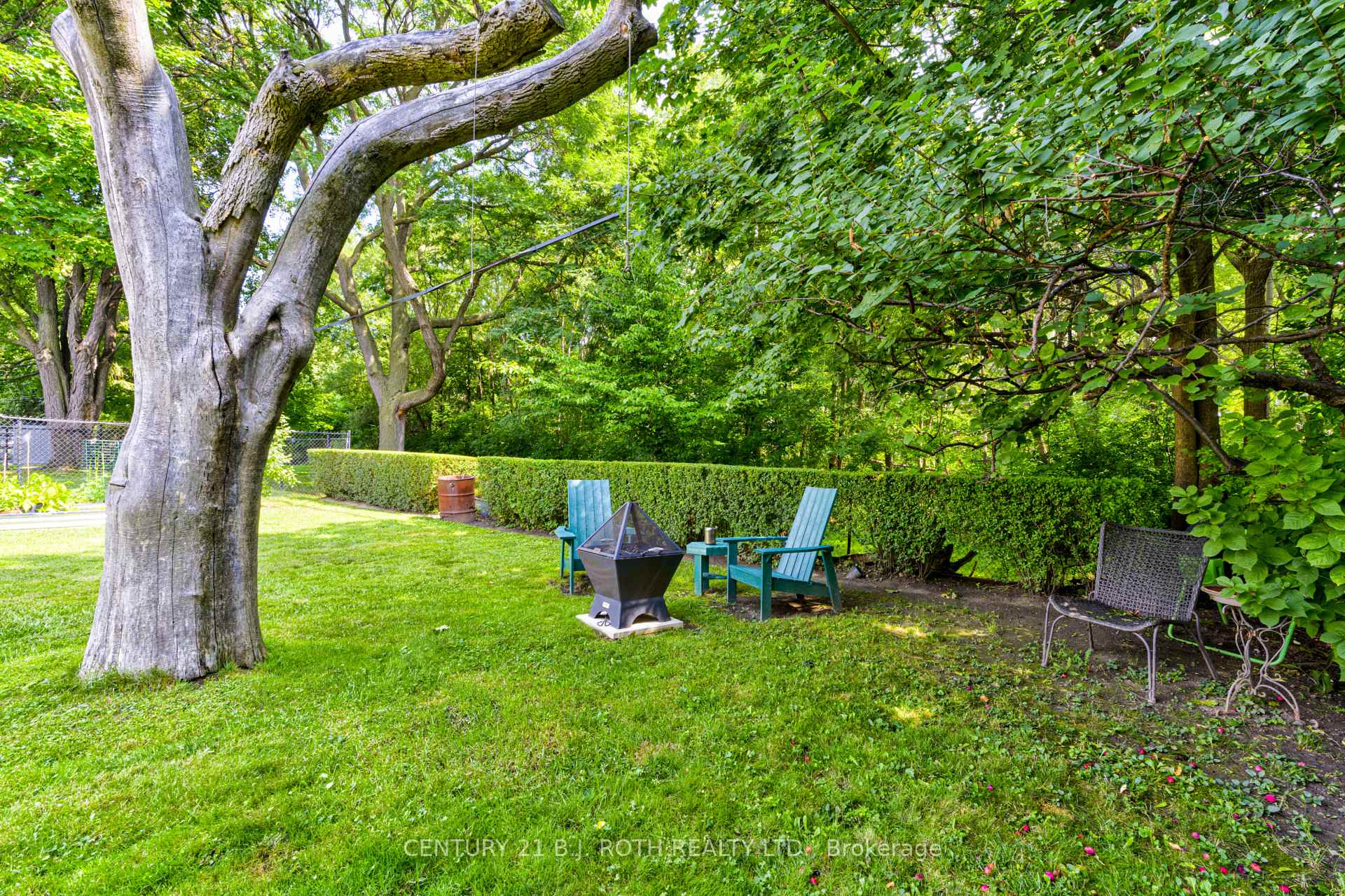 Photo 35 of 109 Wincott Drive, Etobicoke, Kingsview Village-The Westway — HOMEH