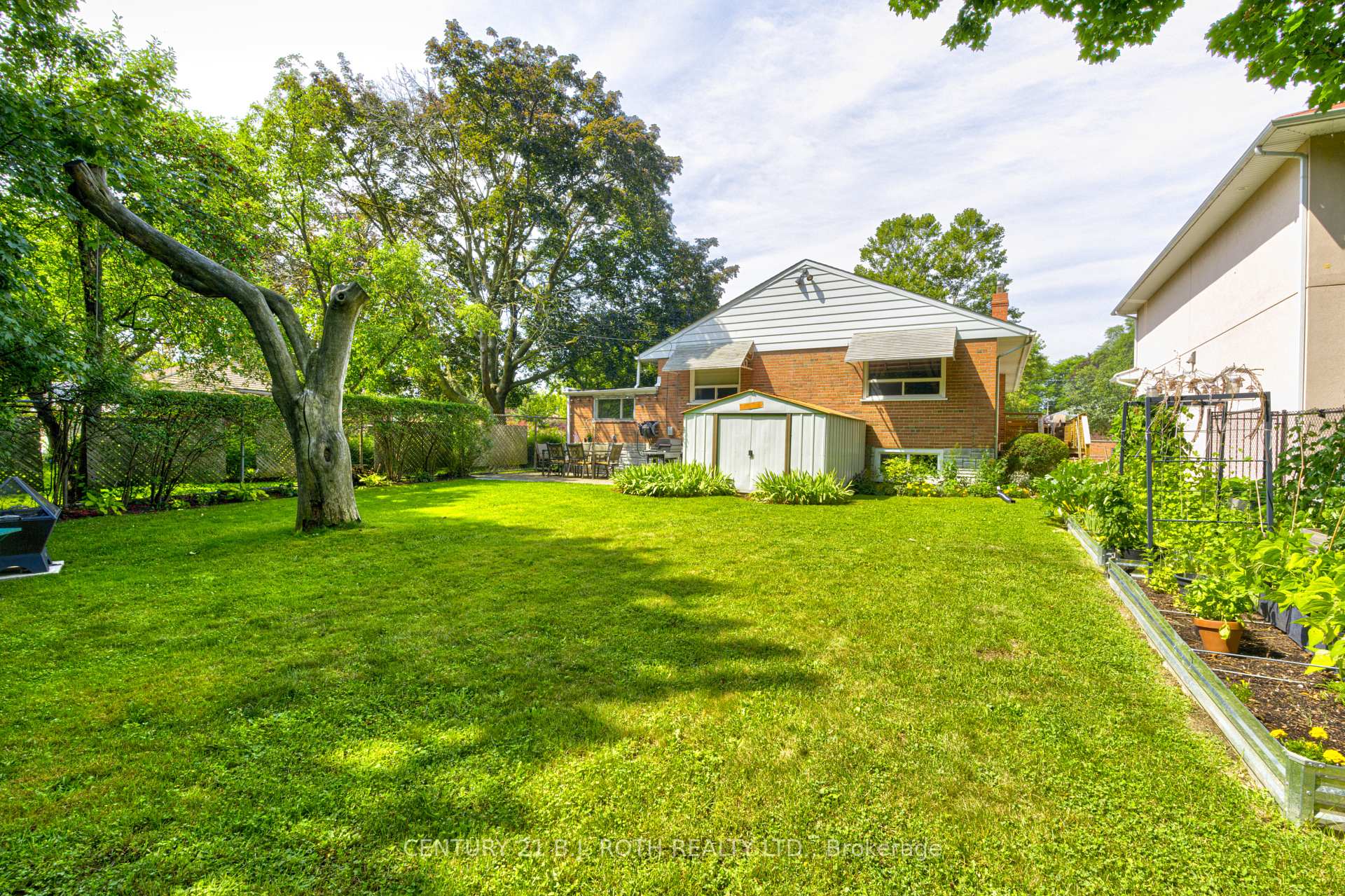 Photo 39 of 109 Wincott Drive, Etobicoke, Kingsview Village-The Westway — HOMEH