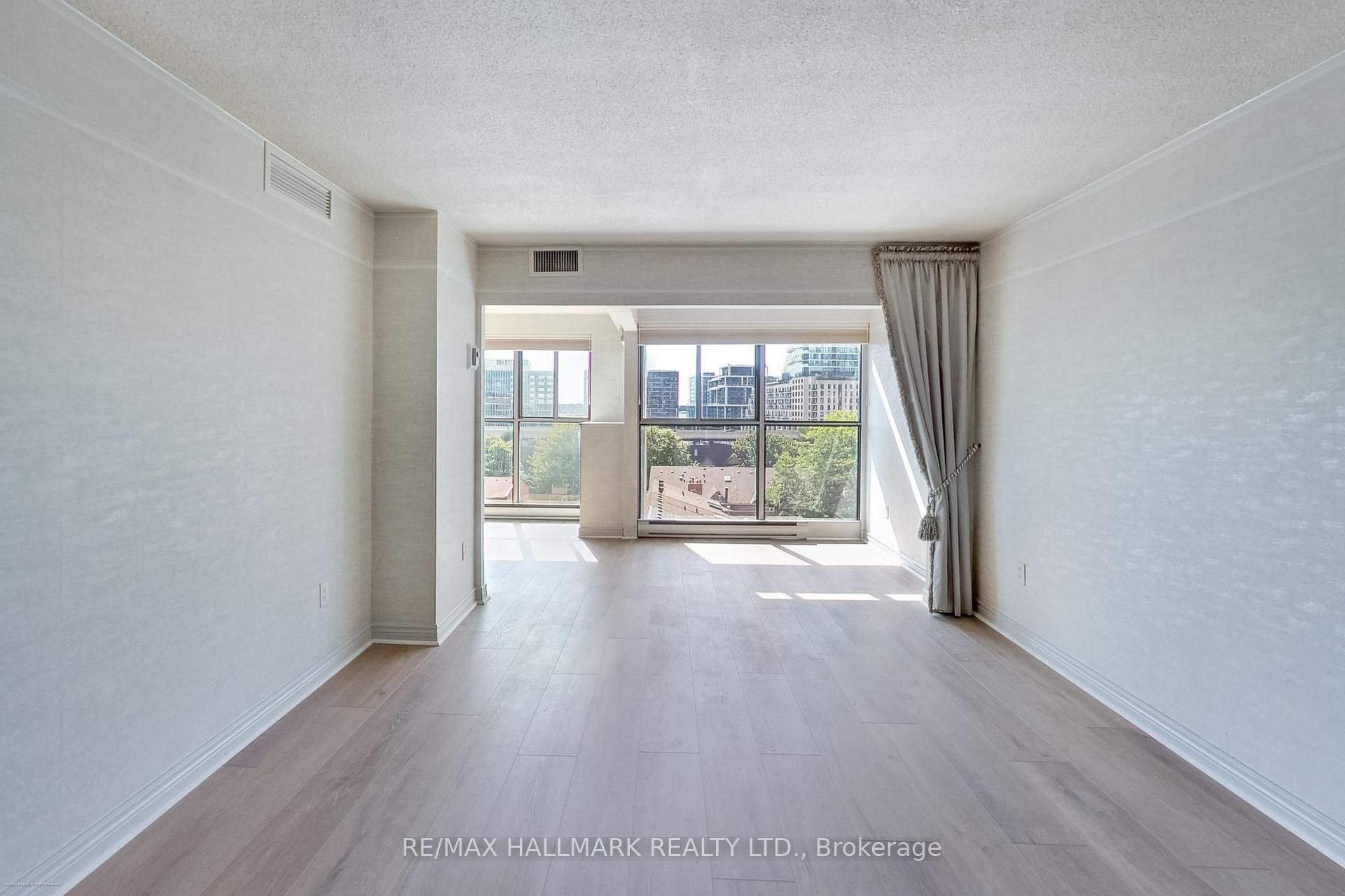 Photo 2 of Unit 812, 65 Scadding Avenue, Toronto, Waterfront Communities — HOMEH