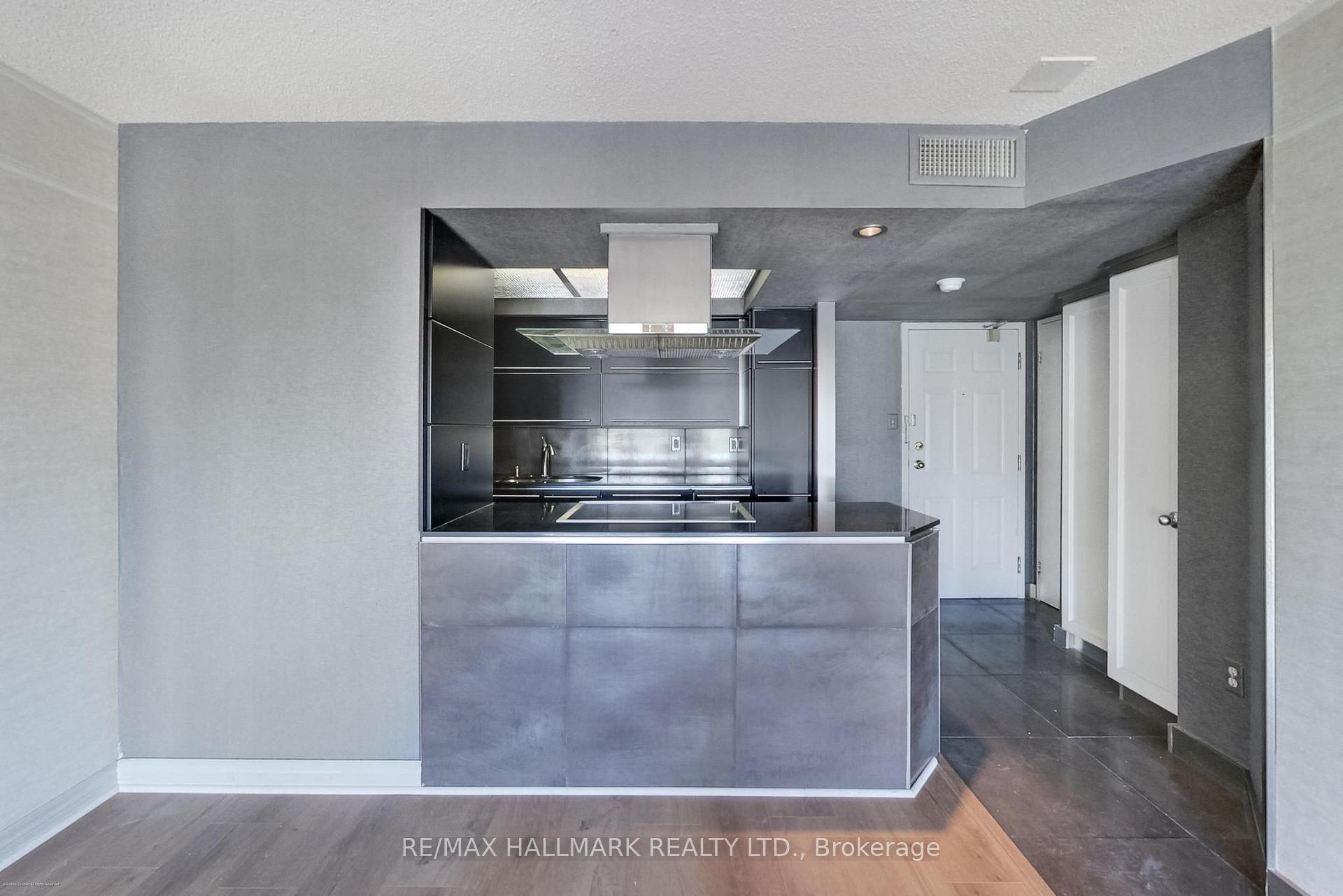 Photo 14 of Unit 812, 65 Scadding Avenue, Toronto, Waterfront Communities — HOMEH