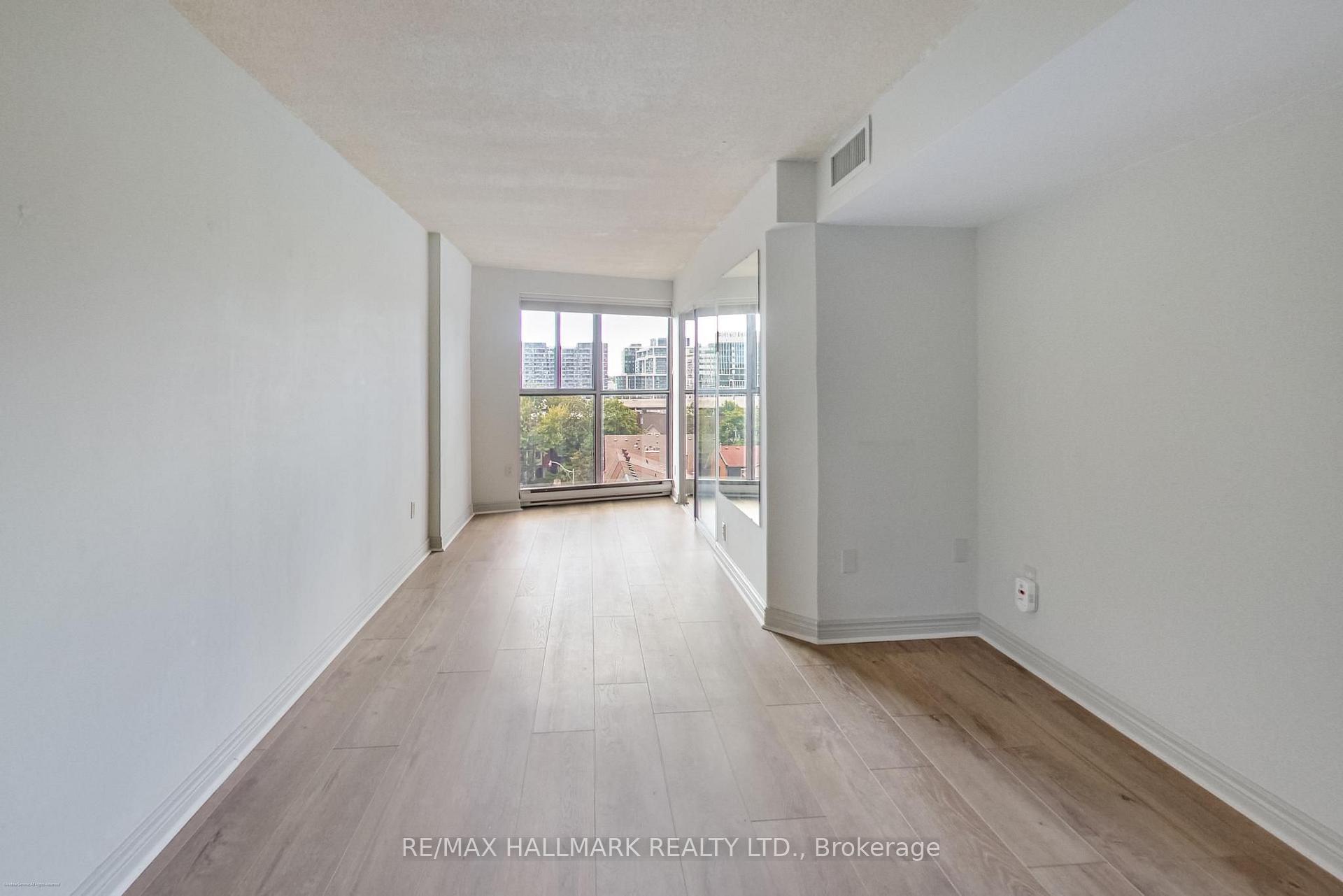 Photo 16 of Unit 812, 65 Scadding Avenue, Toronto, Waterfront Communities — HOMEH