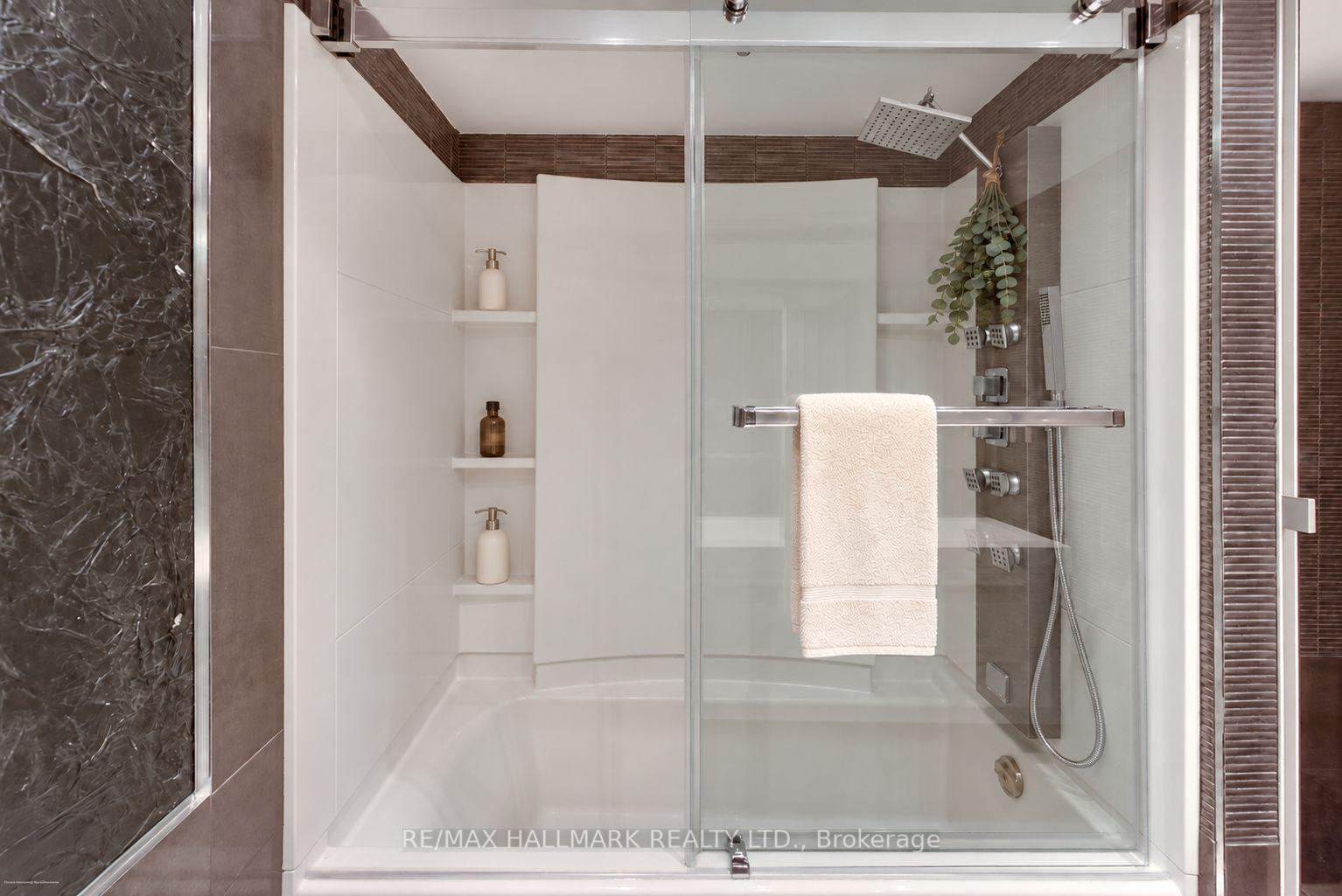 Photo 21 of Unit 812, 65 Scadding Avenue, Toronto, Waterfront Communities — HOMEH