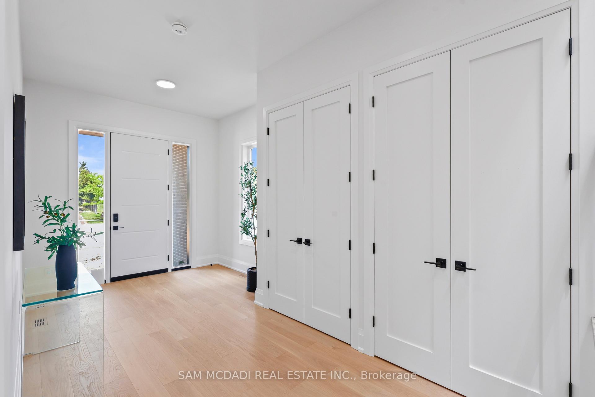 Photo 3 of 2350 Eighth Line, Oakville, Wedgewood Creek — HOMEH