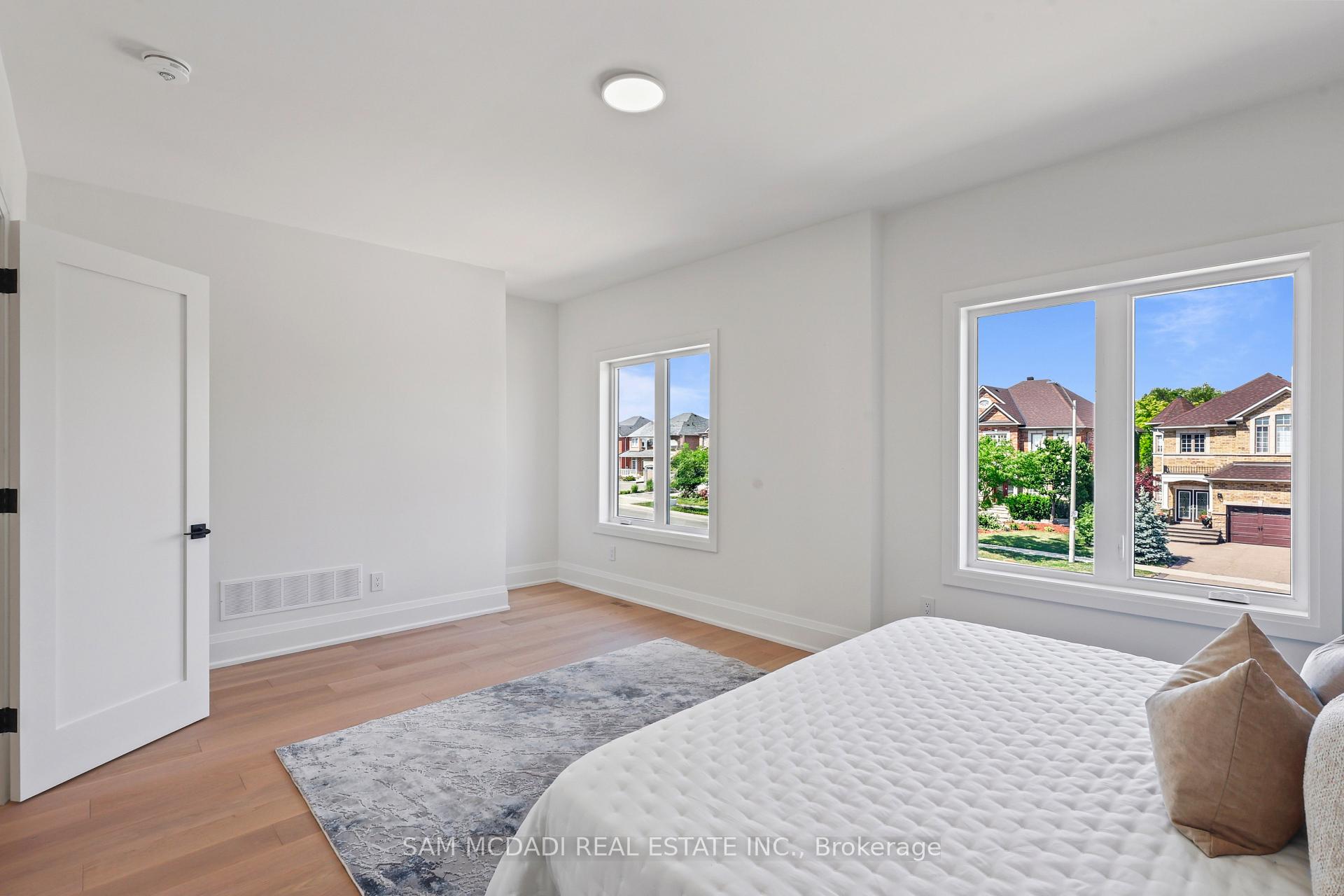 Photo 34 of 2350 Eighth Line, Oakville, Wedgewood Creek — HOMEH