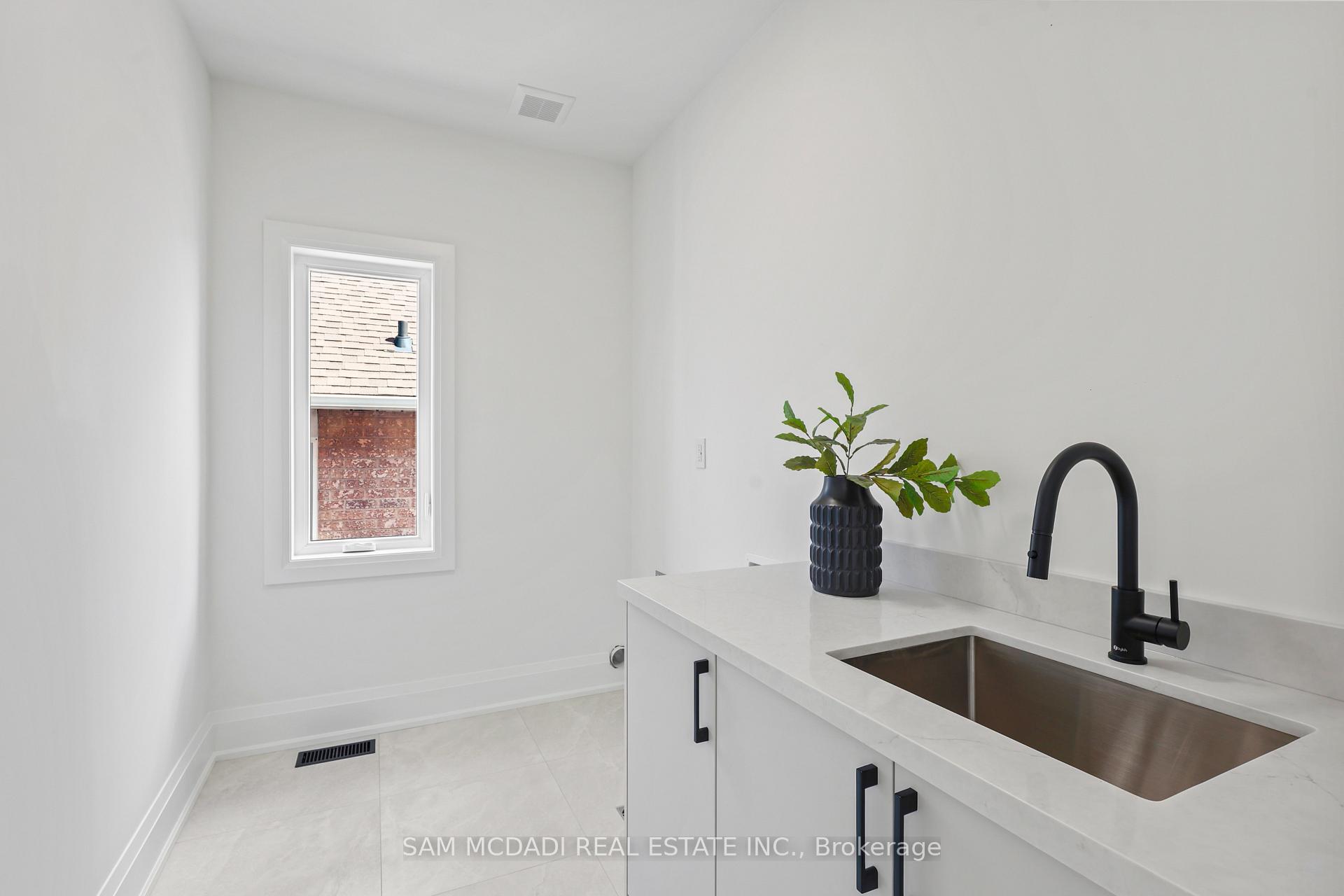 Photo 38 of 2350 Eighth Line, Oakville, Wedgewood Creek — HOMEH