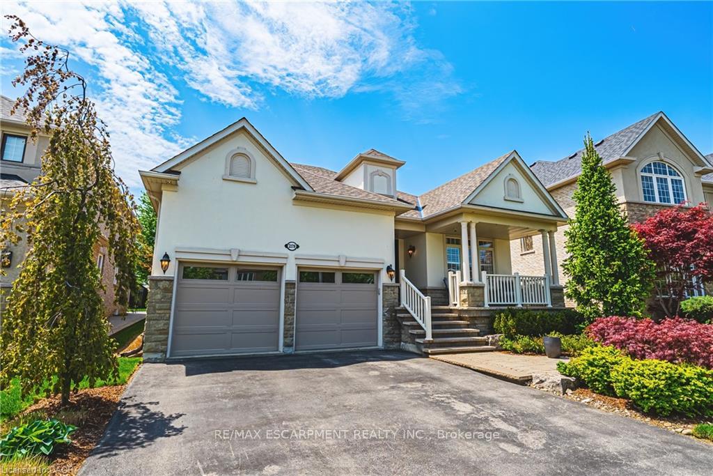 Photo 3 of 2178 Berwick Drive, Burlington, Rose — HOMEH