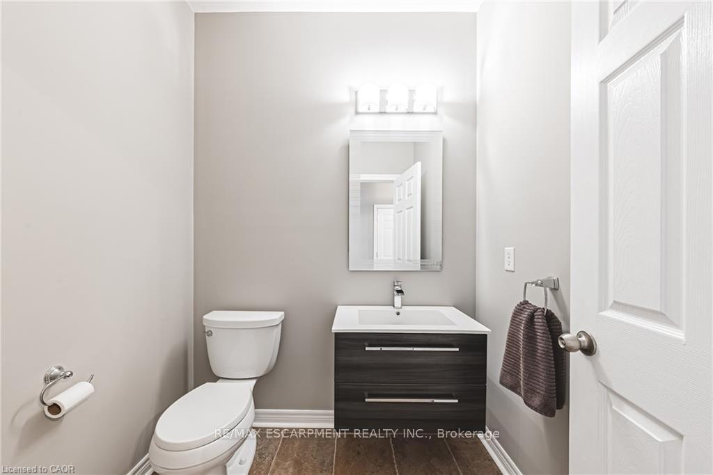 Photo 7 of 2178 Berwick Drive, Burlington, Rose — HOMEH