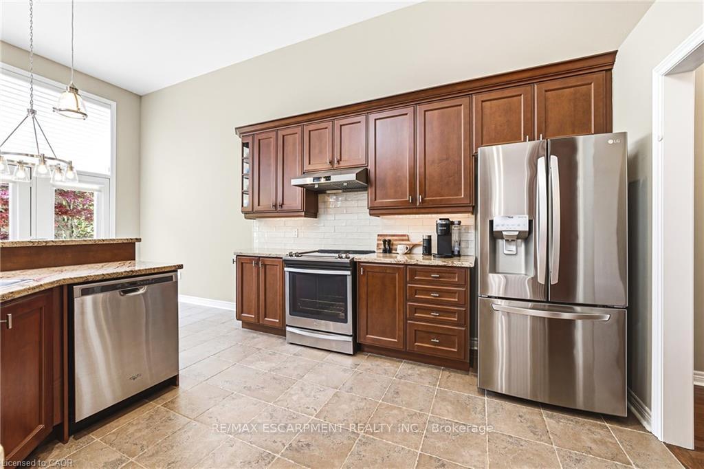 Photo 12 of 2178 Berwick Drive, Burlington, Rose — HOMEH