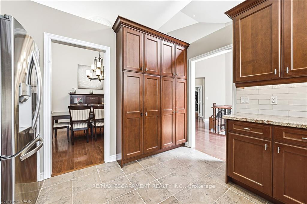 Photo 14 of 2178 Berwick Drive, Burlington, Rose — HOMEH