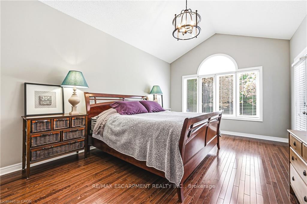 Photo 19 of 2178 Berwick Drive, Burlington, Rose — HOMEH
