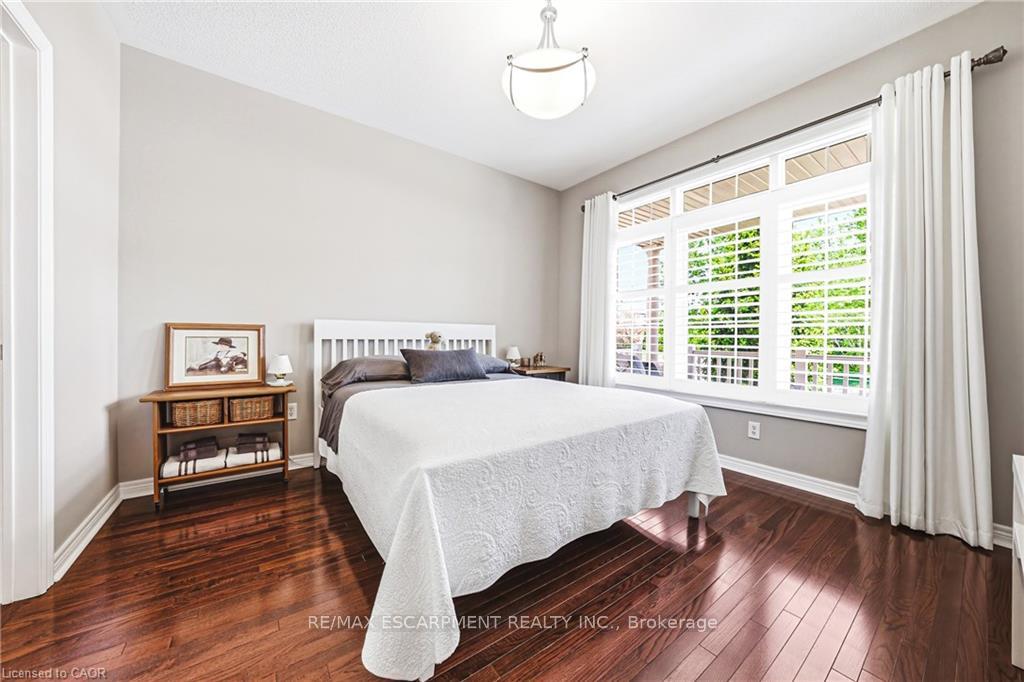 Photo 23 of 2178 Berwick Drive, Burlington, Rose — HOMEH