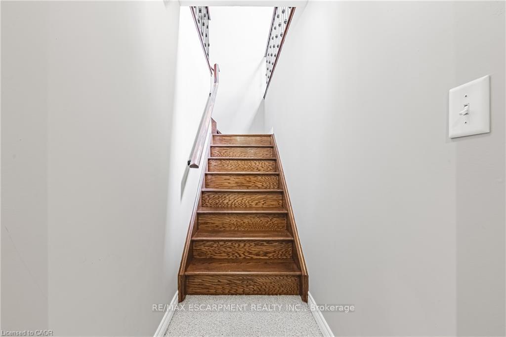 Photo 27 of 2178 Berwick Drive, Burlington, Rose — HOMEH