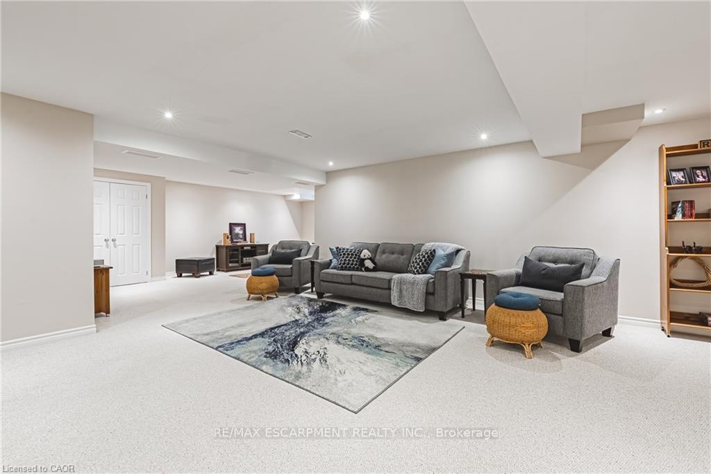 Photo 28 of 2178 Berwick Drive, Burlington, Rose — HOMEH