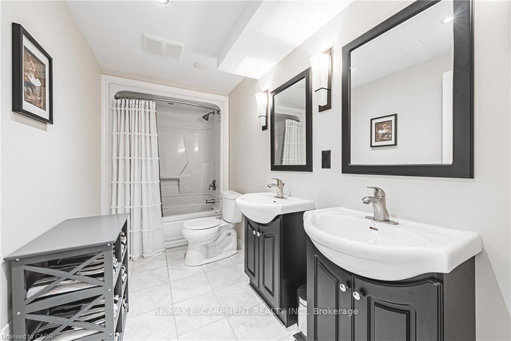 Photo 34 of 2178 Berwick Drive, Burlington, Rose — HOMEH