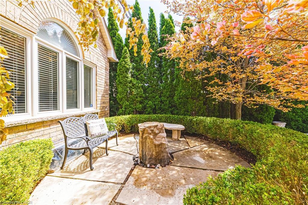 Photo 40 of 2178 Berwick Drive, Burlington, Rose — HOMEH