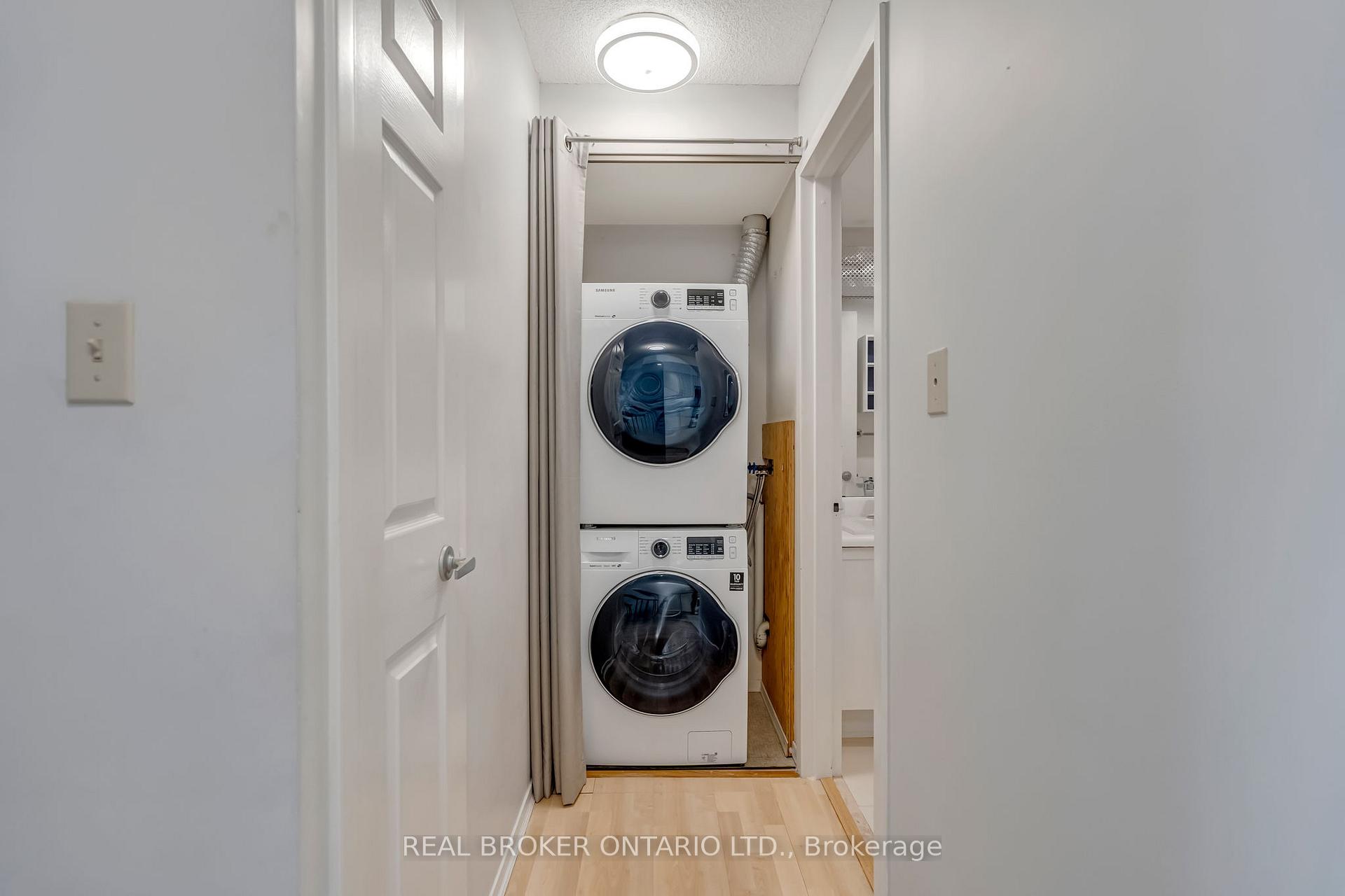 Photo 5 of Unit 903, 25 Agnes Street, Mississauga, Cooksville — HOMEH