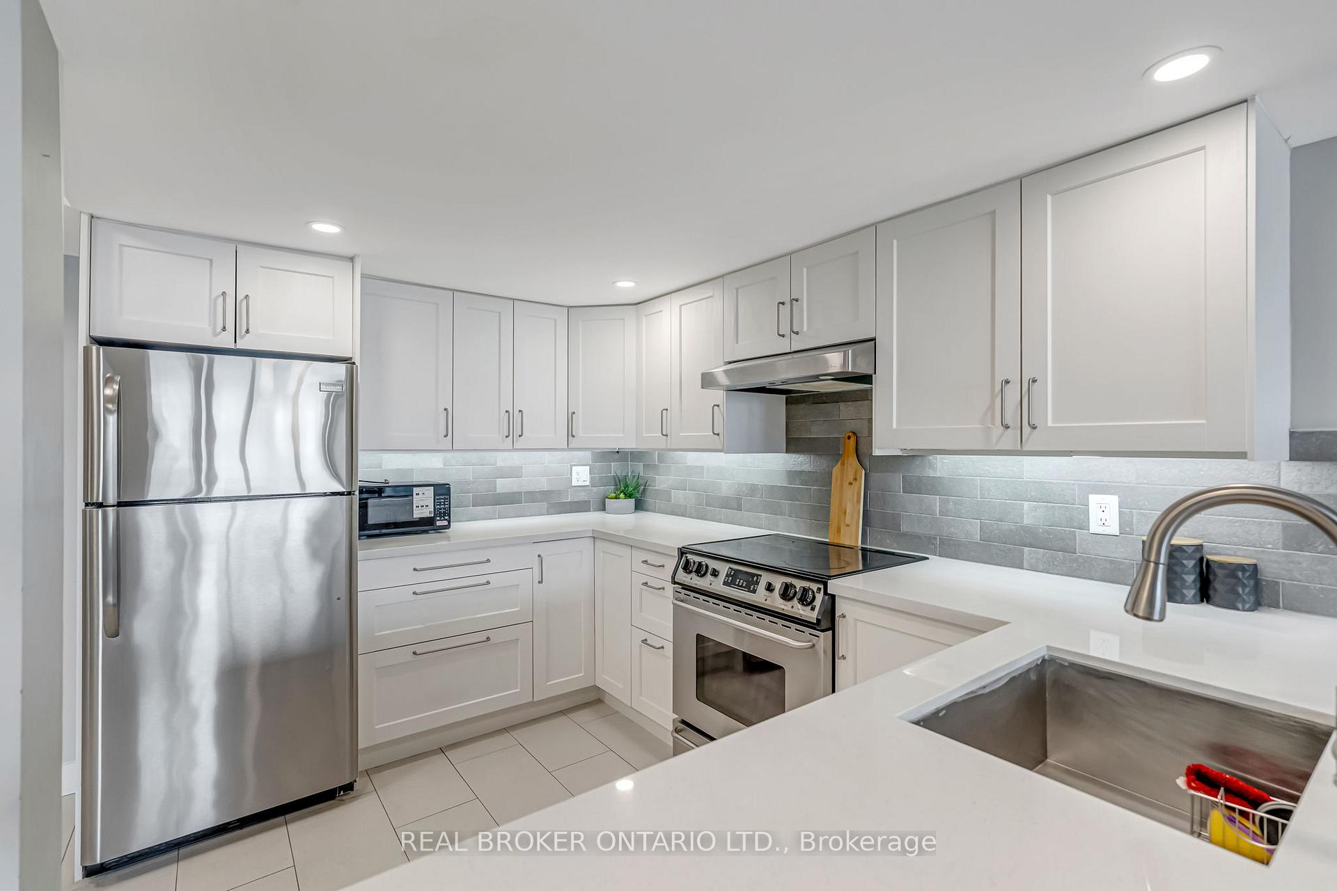 Photo 7 of Unit 903, 25 Agnes Street, Mississauga, Cooksville — HOMEH