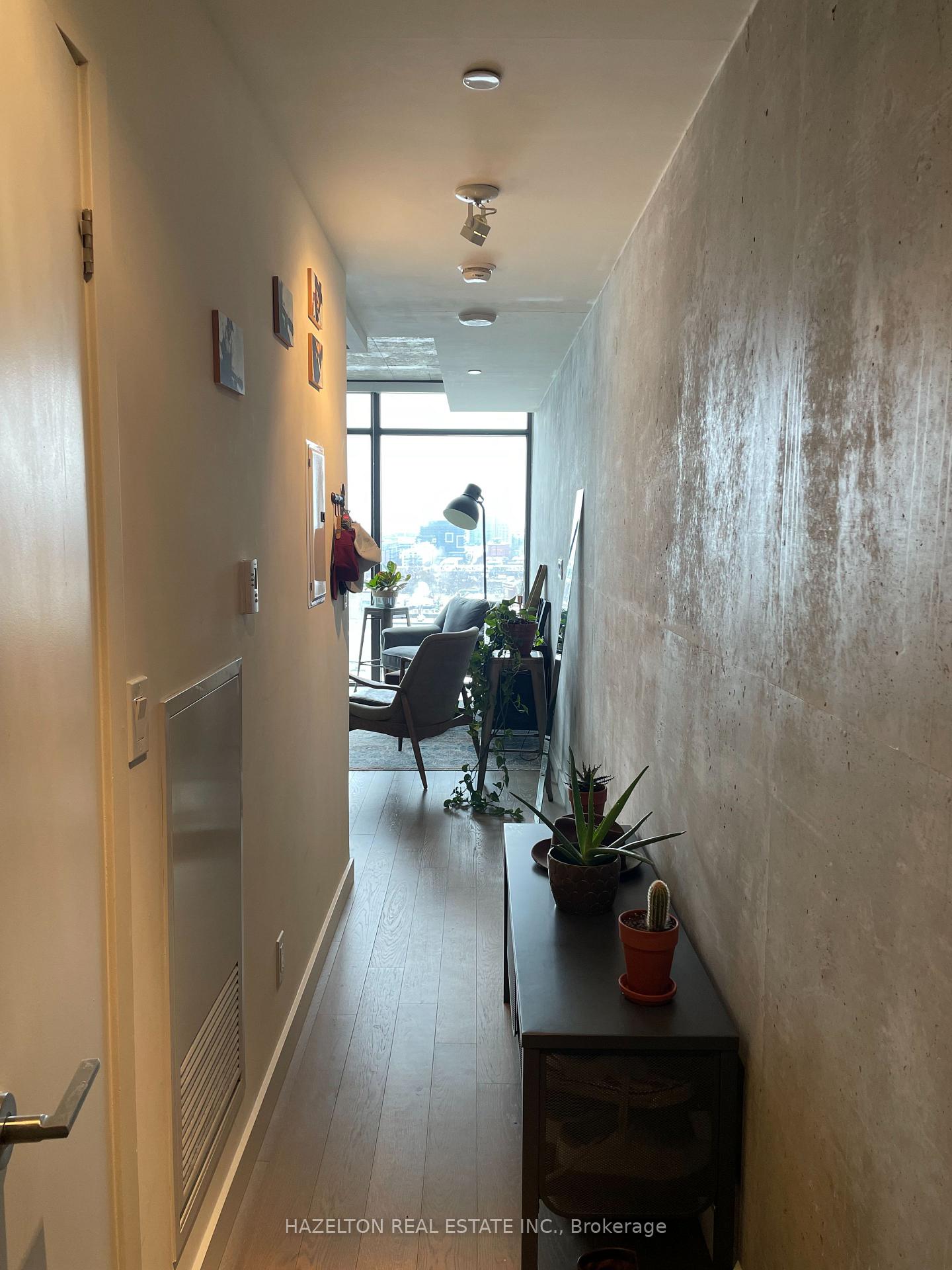 Photo 3 of Unit 1404, 111 Bathurst Street, Toronto, Waterfront Communities — HOMEH