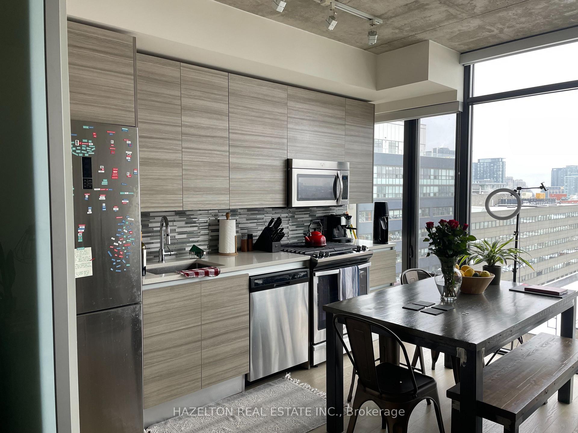 Photo 10 of Unit 1404, 111 Bathurst Street, Toronto, Waterfront Communities — HOMEH