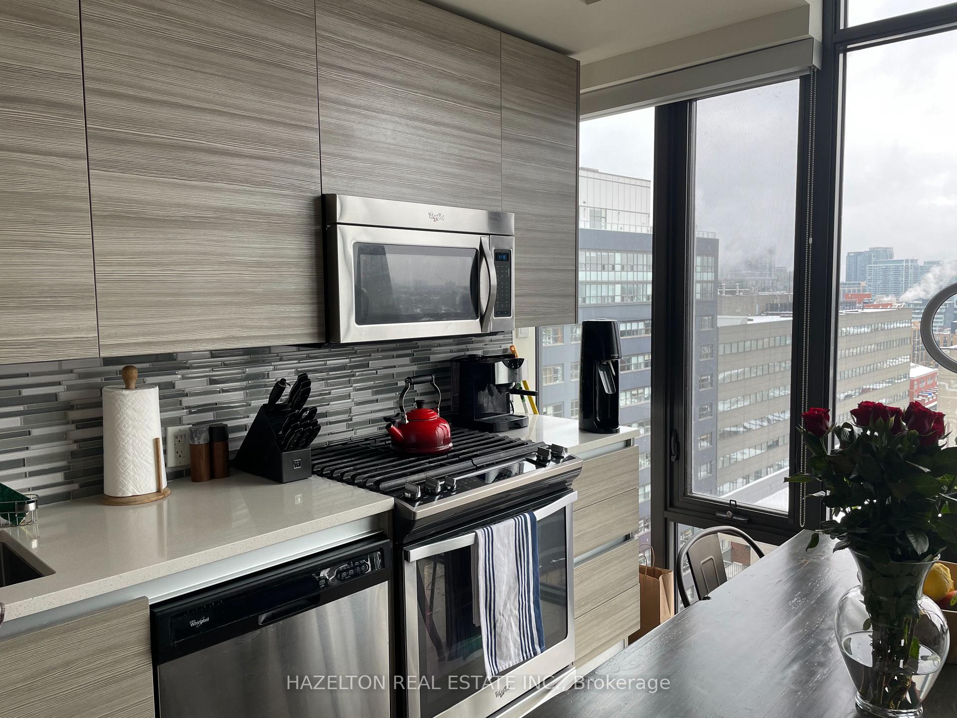 Photo 13 of Unit 1404, 111 Bathurst Street, Toronto, Waterfront Communities — HOMEH
