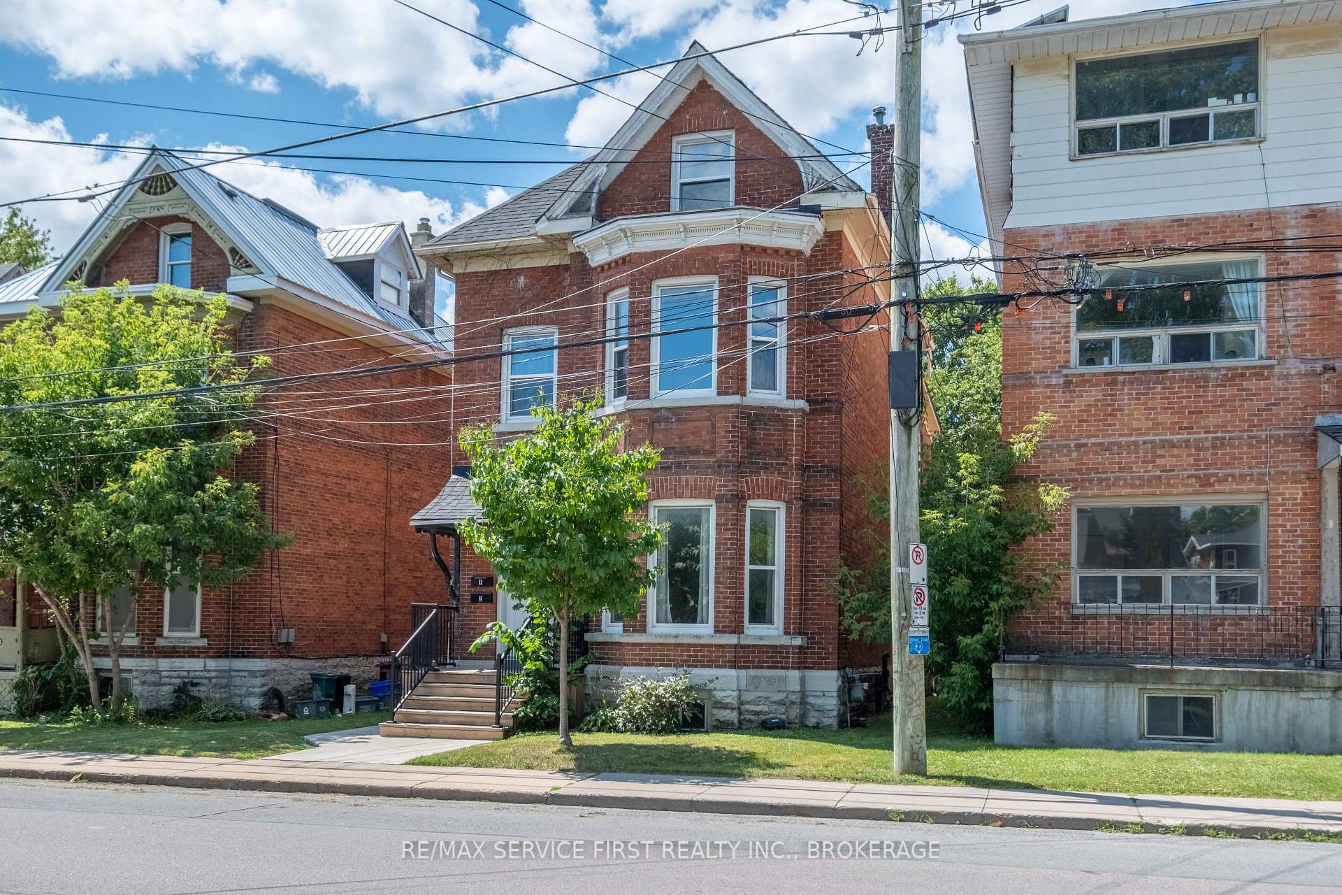Photo 2 of 392 Alfred Street, Kingston, East of Sir John A. Blvd — HOMEH