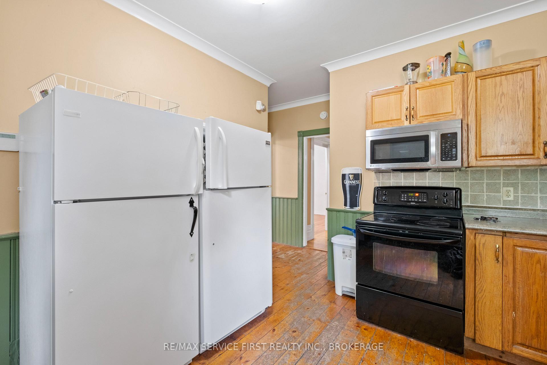 Photo 23 of 392 Alfred Street, Kingston, East of Sir John A. Blvd — HOMEH