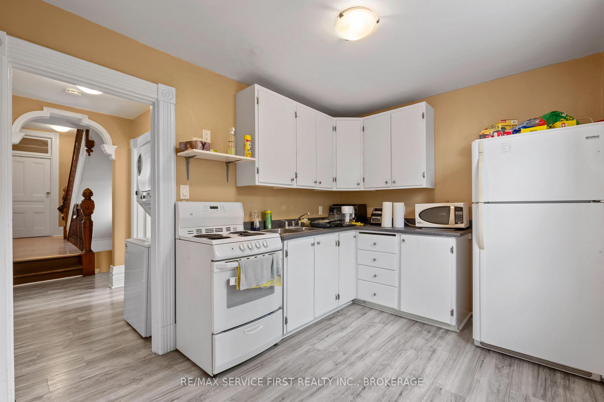 Photo 36 of 392 Alfred Street, Kingston, East of Sir John A. Blvd — HOMEH