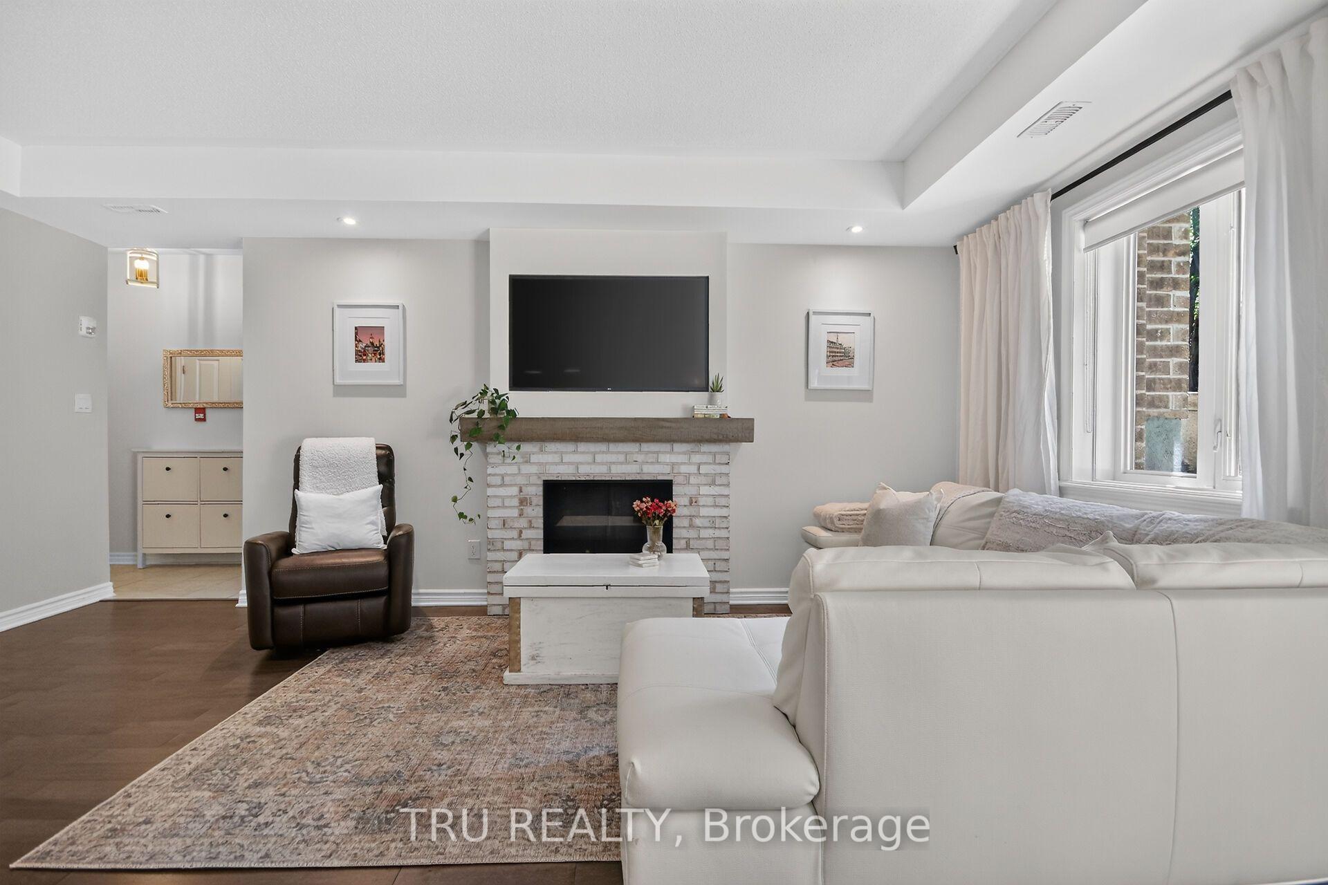Photo 4 of Unit B, 1032 Beryl Private, Ottawa, Riverside South/Gloucester Glen — HOMEH