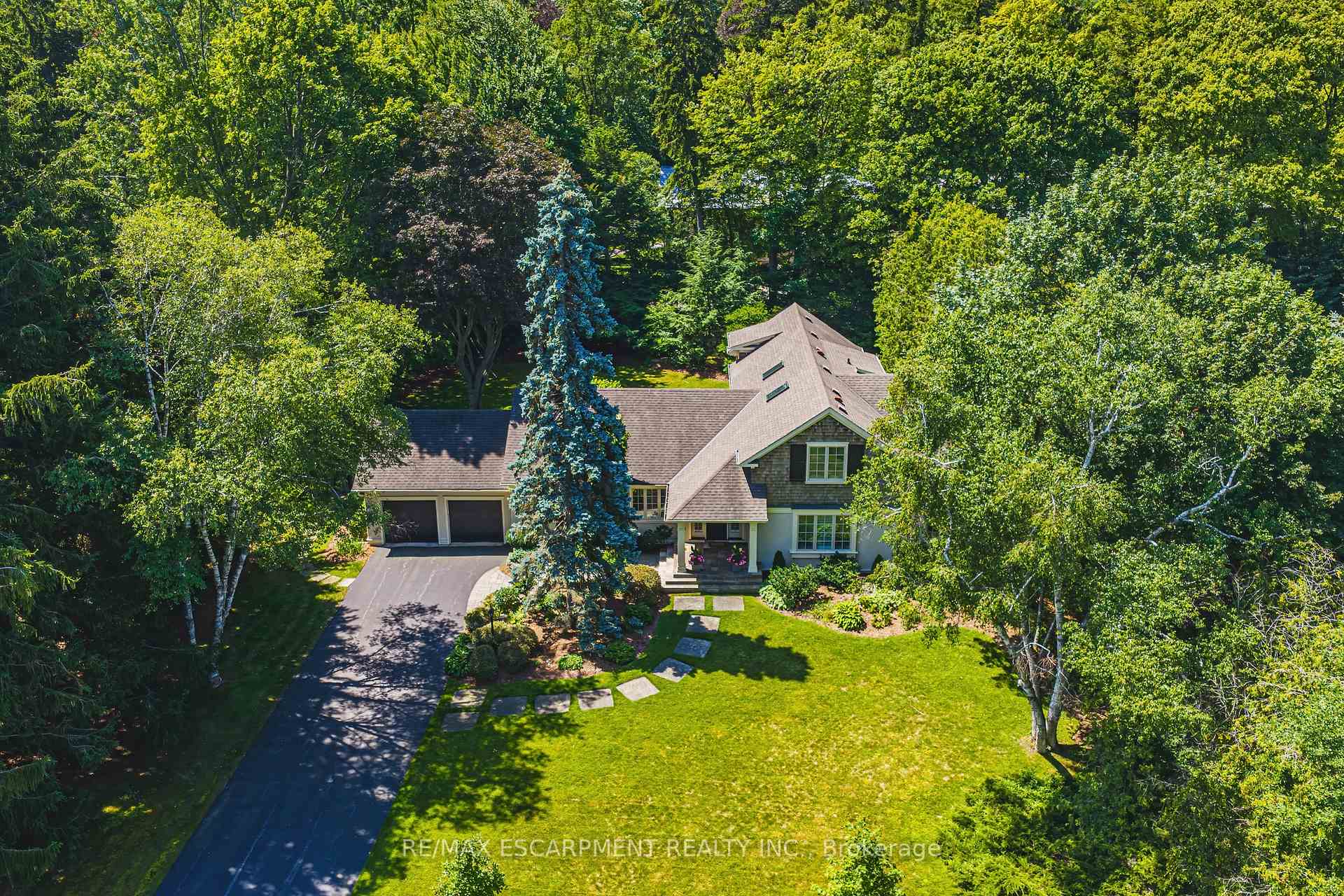 Photo 2 of 7 Colonial Crescent, Oakville, Morrison — HOMEH