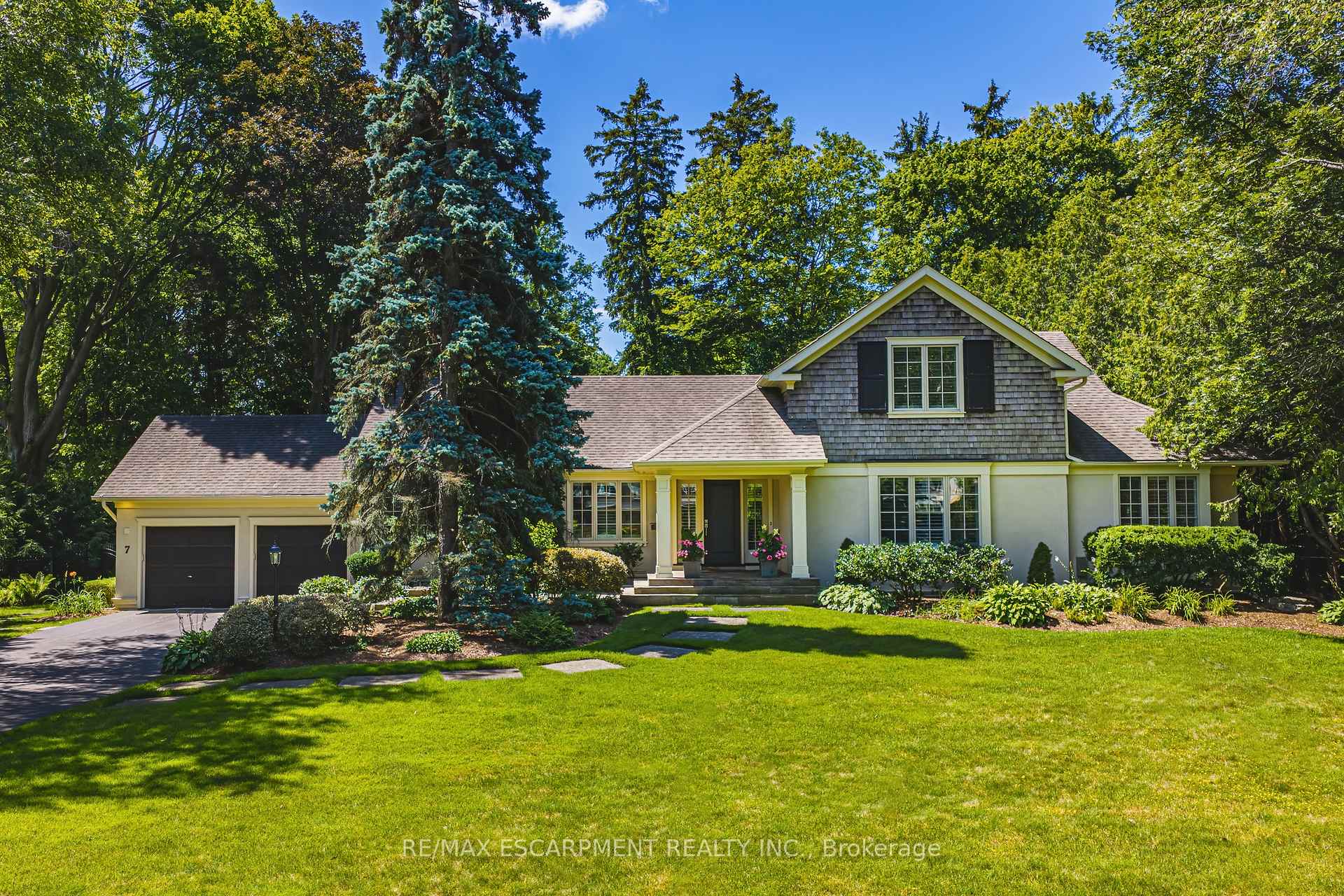 Photo 3 of 7 Colonial Crescent, Oakville, Morrison — HOMEH