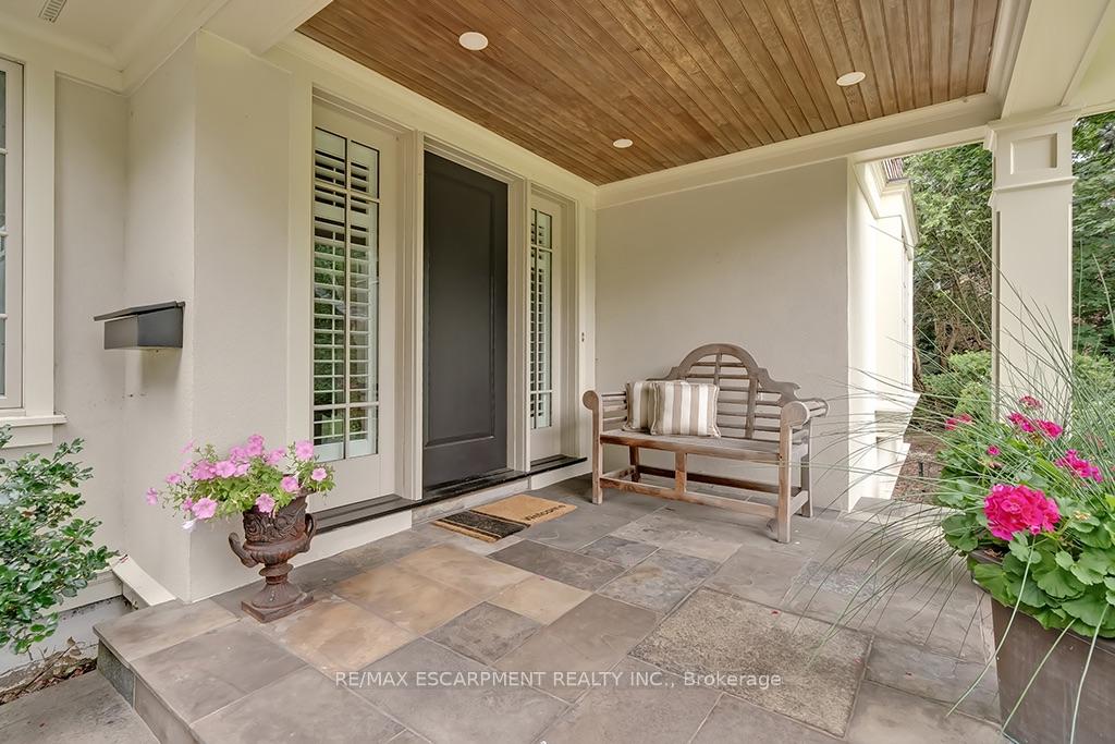 Photo 6 of 7 Colonial Crescent, Oakville, Morrison — HOMEH