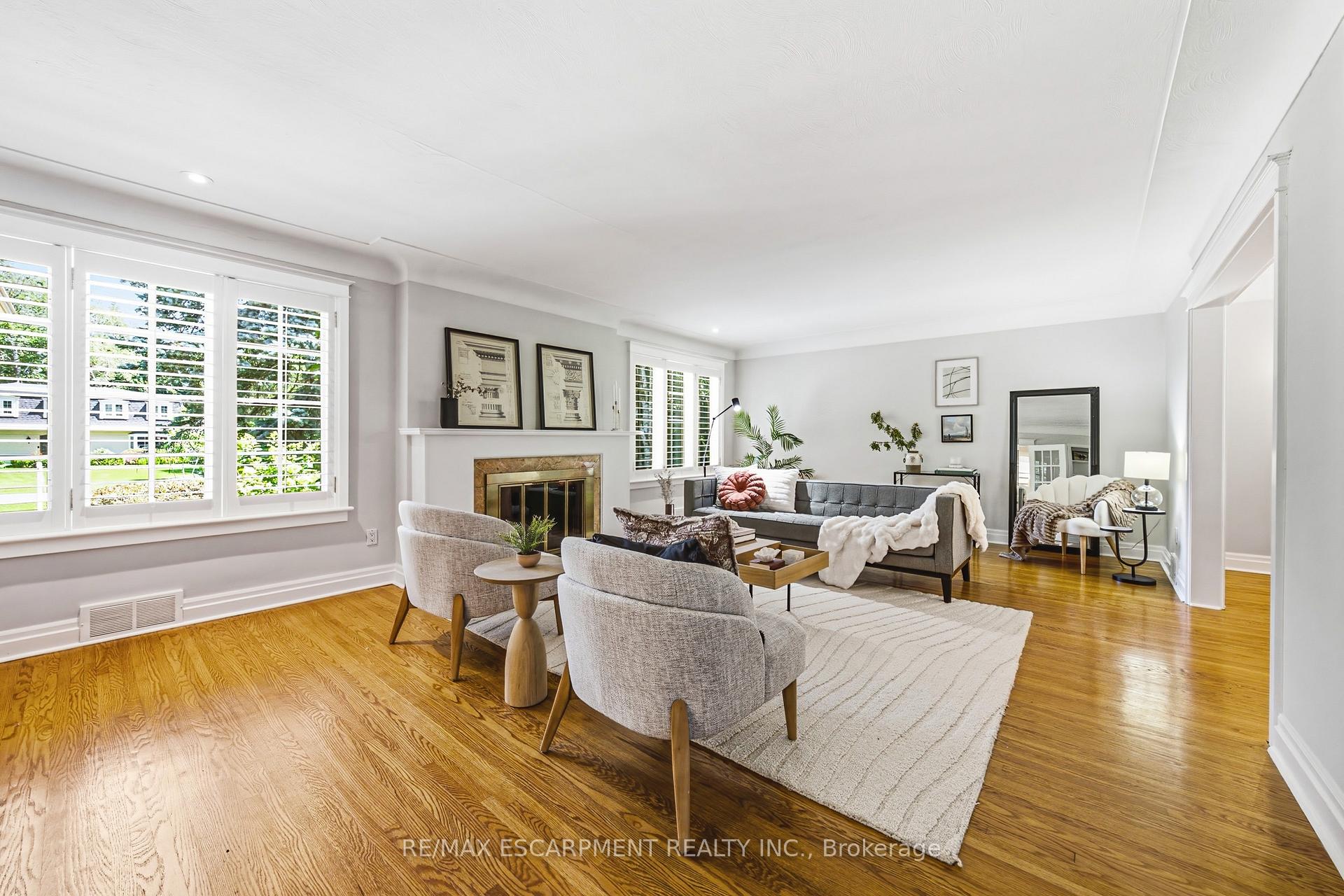 Photo 9 of 7 Colonial Crescent, Oakville, Morrison — HOMEH