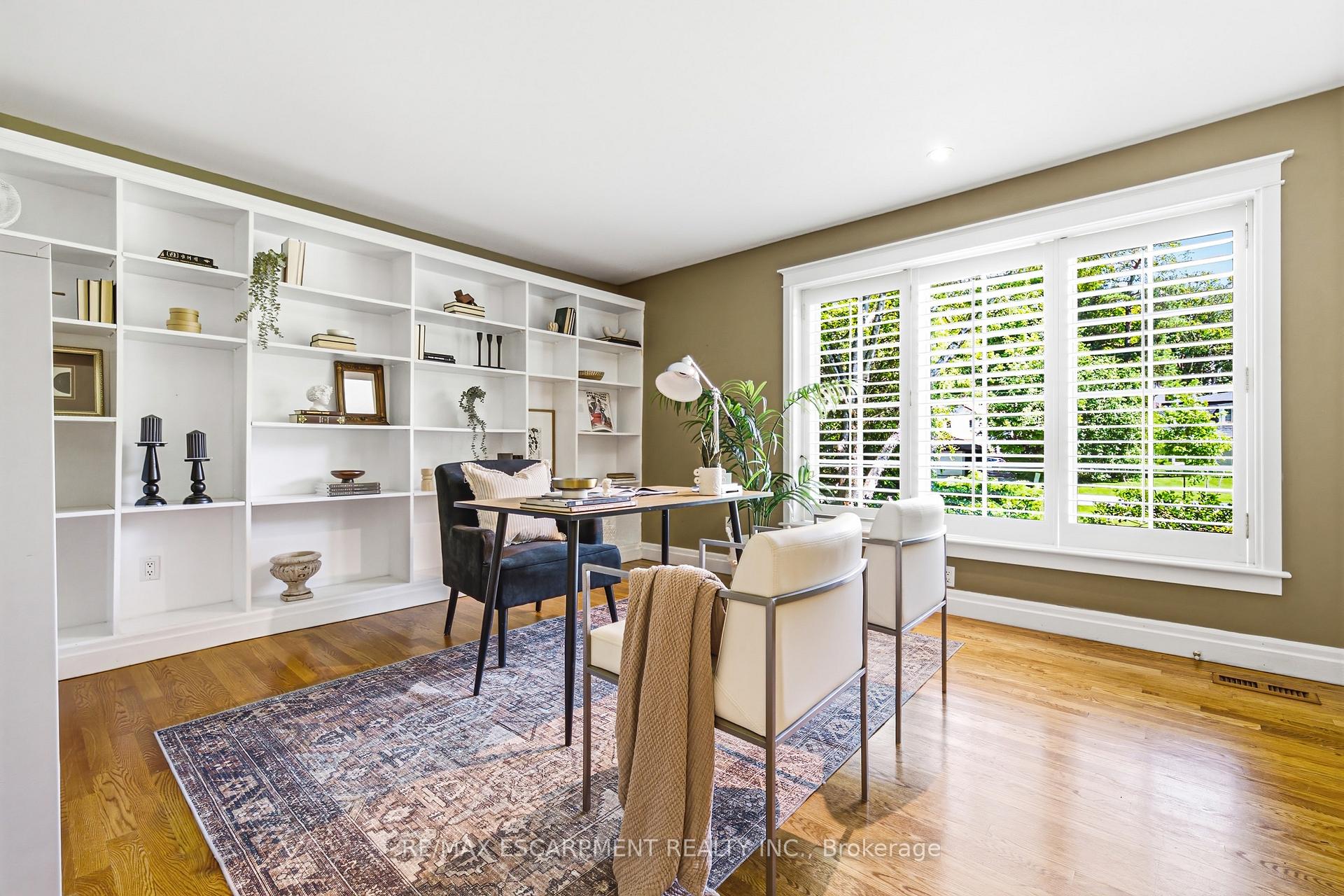Photo 13 of 7 Colonial Crescent, Oakville, Morrison — HOMEH