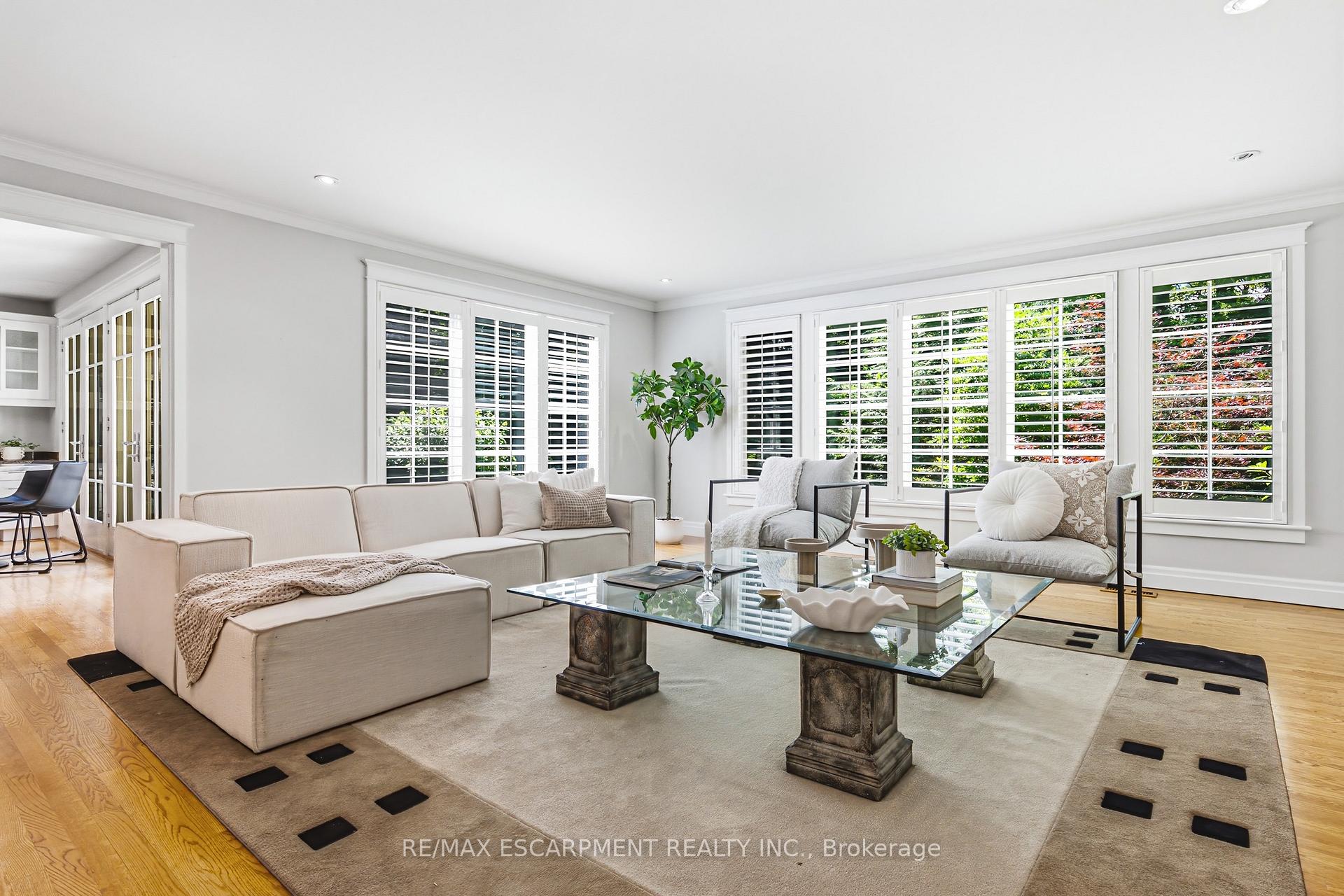 Photo 14 of 7 Colonial Crescent, Oakville, Morrison — HOMEH