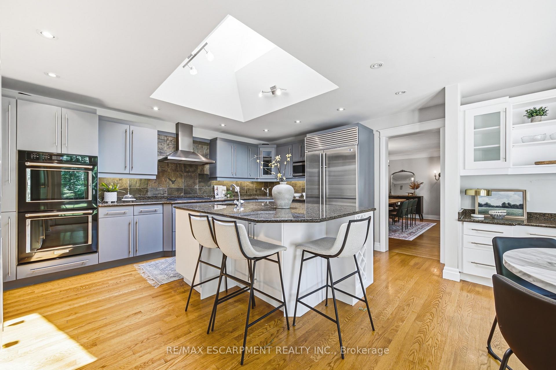 Photo 16 of 7 Colonial Crescent, Oakville, Morrison — HOMEH