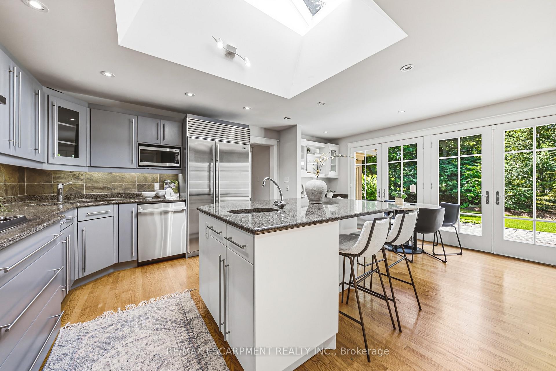 Photo 17 of 7 Colonial Crescent, Oakville, Morrison — HOMEH