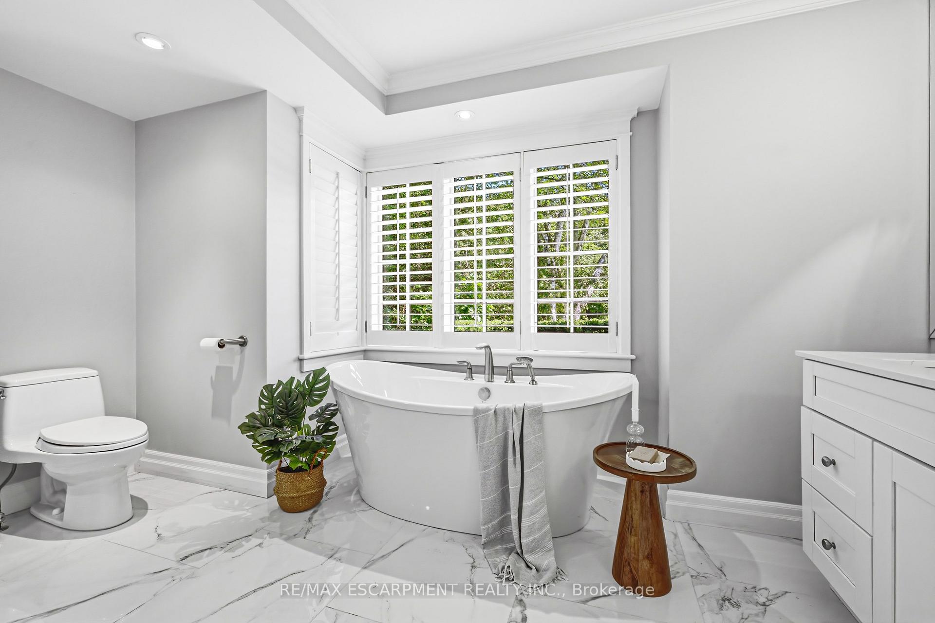 Photo 28 of 7 Colonial Crescent, Oakville, Morrison — HOMEH