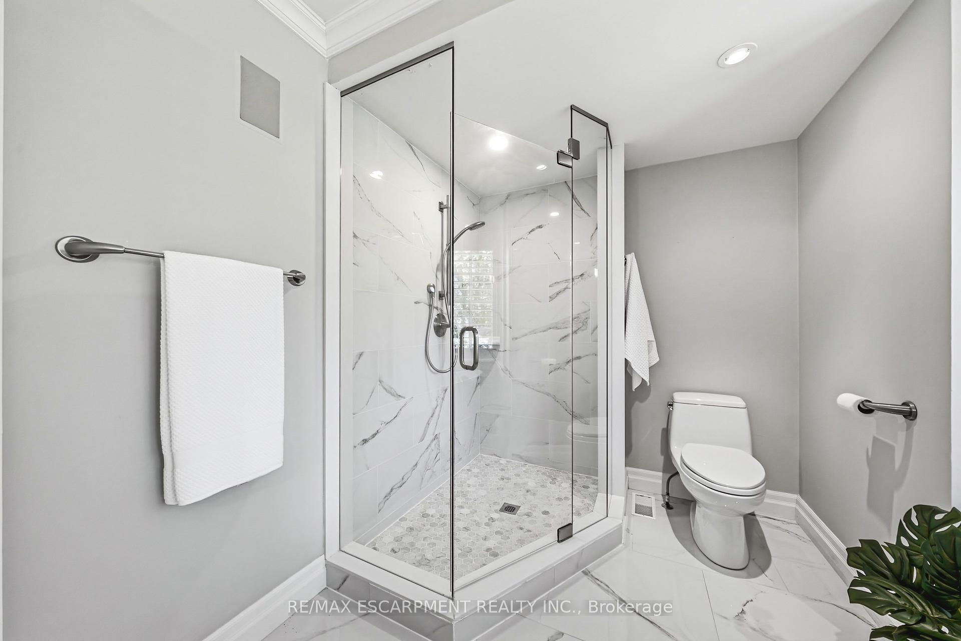Photo 29 of 7 Colonial Crescent, Oakville, Morrison — HOMEH