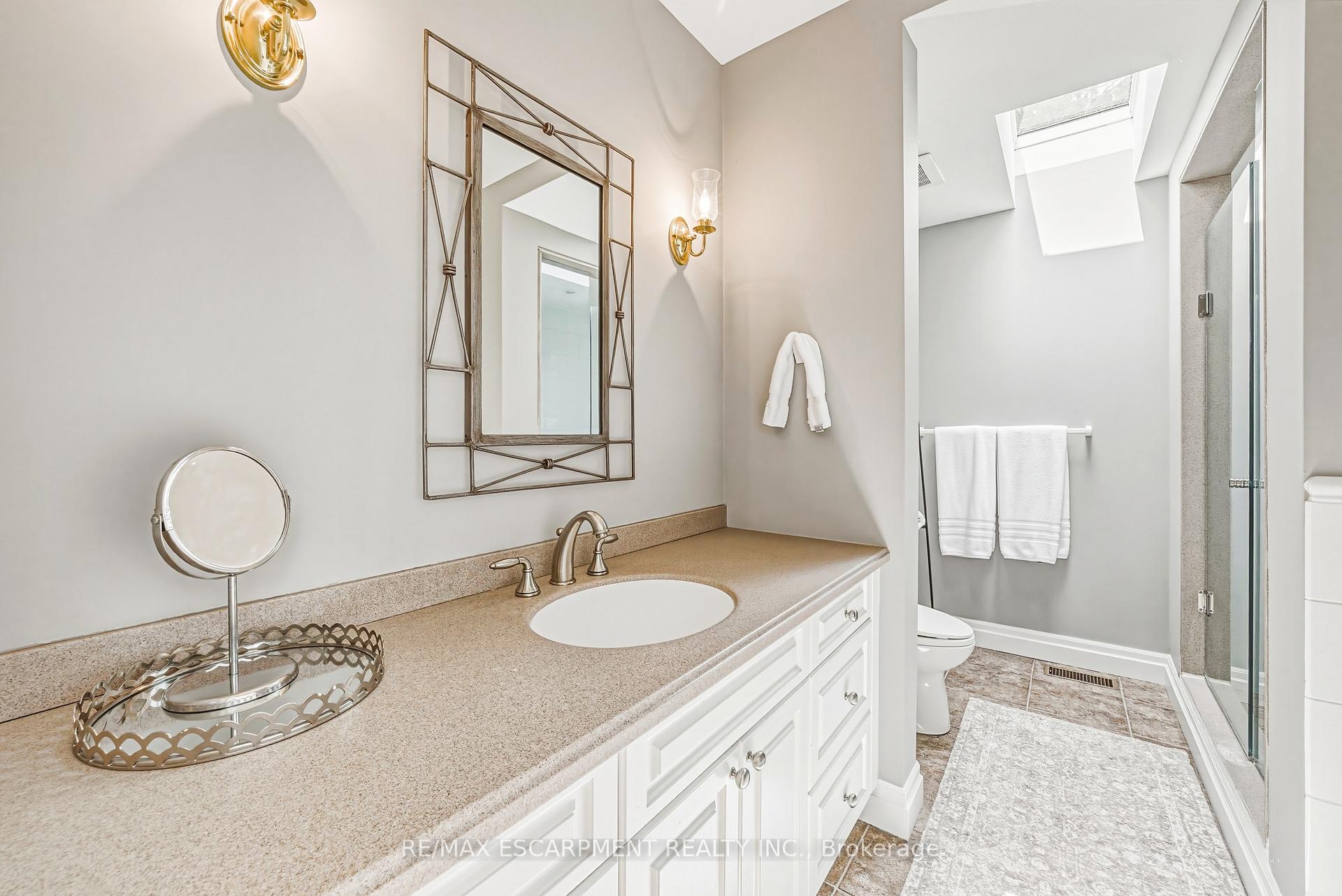 Photo 32 of 7 Colonial Crescent, Oakville, Morrison — HOMEH