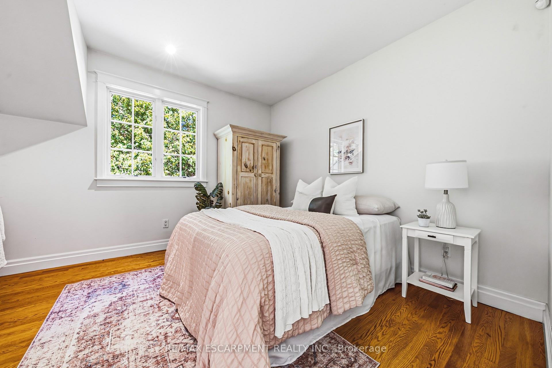 Photo 34 of 7 Colonial Crescent, Oakville, Morrison — HOMEH