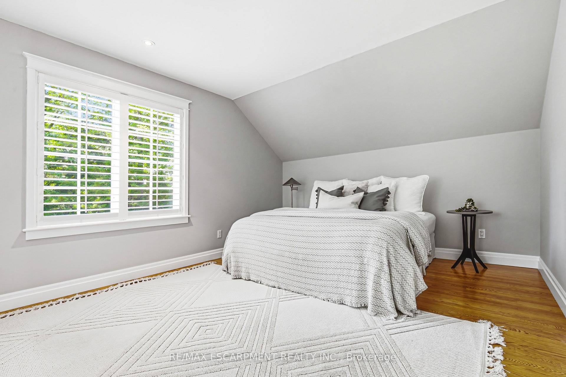 Photo 36 of 7 Colonial Crescent, Oakville, Morrison — HOMEH