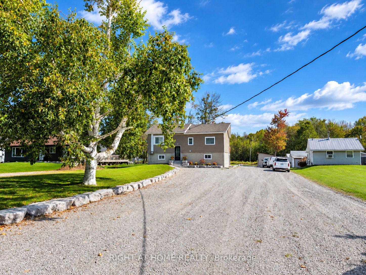 Photo 3 of 4041 Glen Cedar Drive, Ramara, Rural Ramara — HOMEH