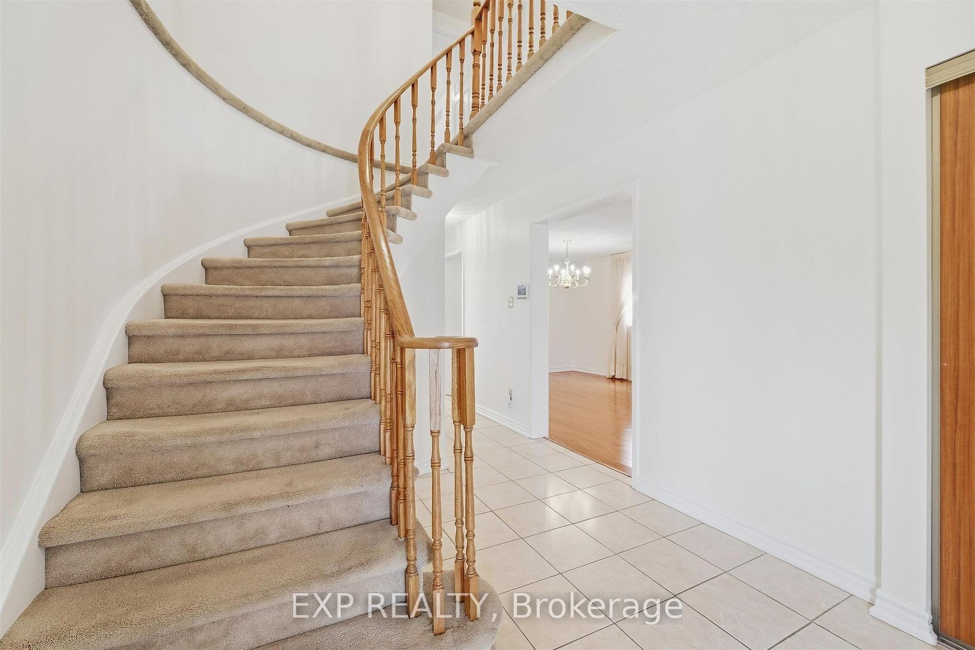 Photo 5 of 55 James Edward Drive, Markham, Middlefield — HOMEH