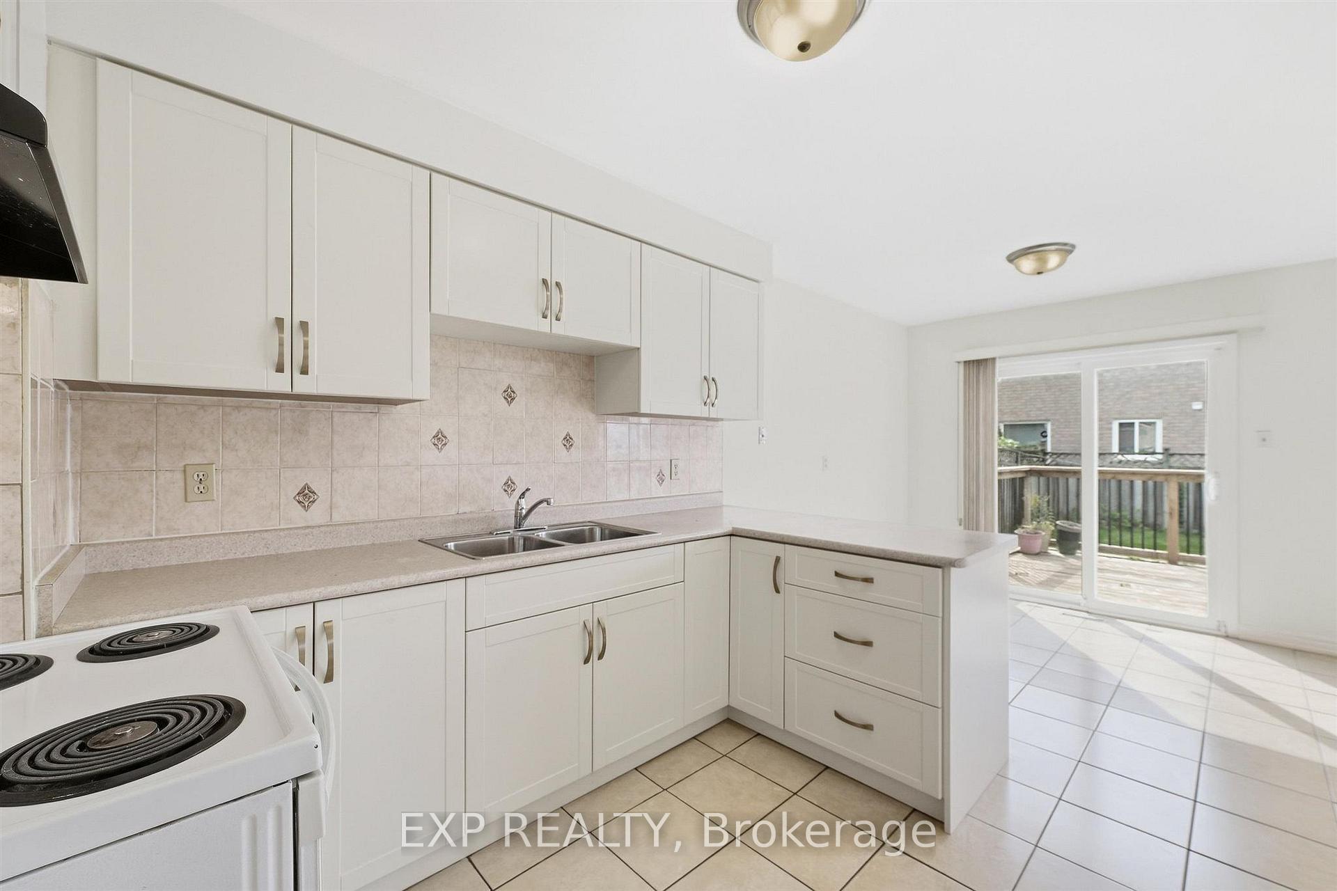 Photo 10 of 55 James Edward Drive, Markham, Middlefield — HOMEH