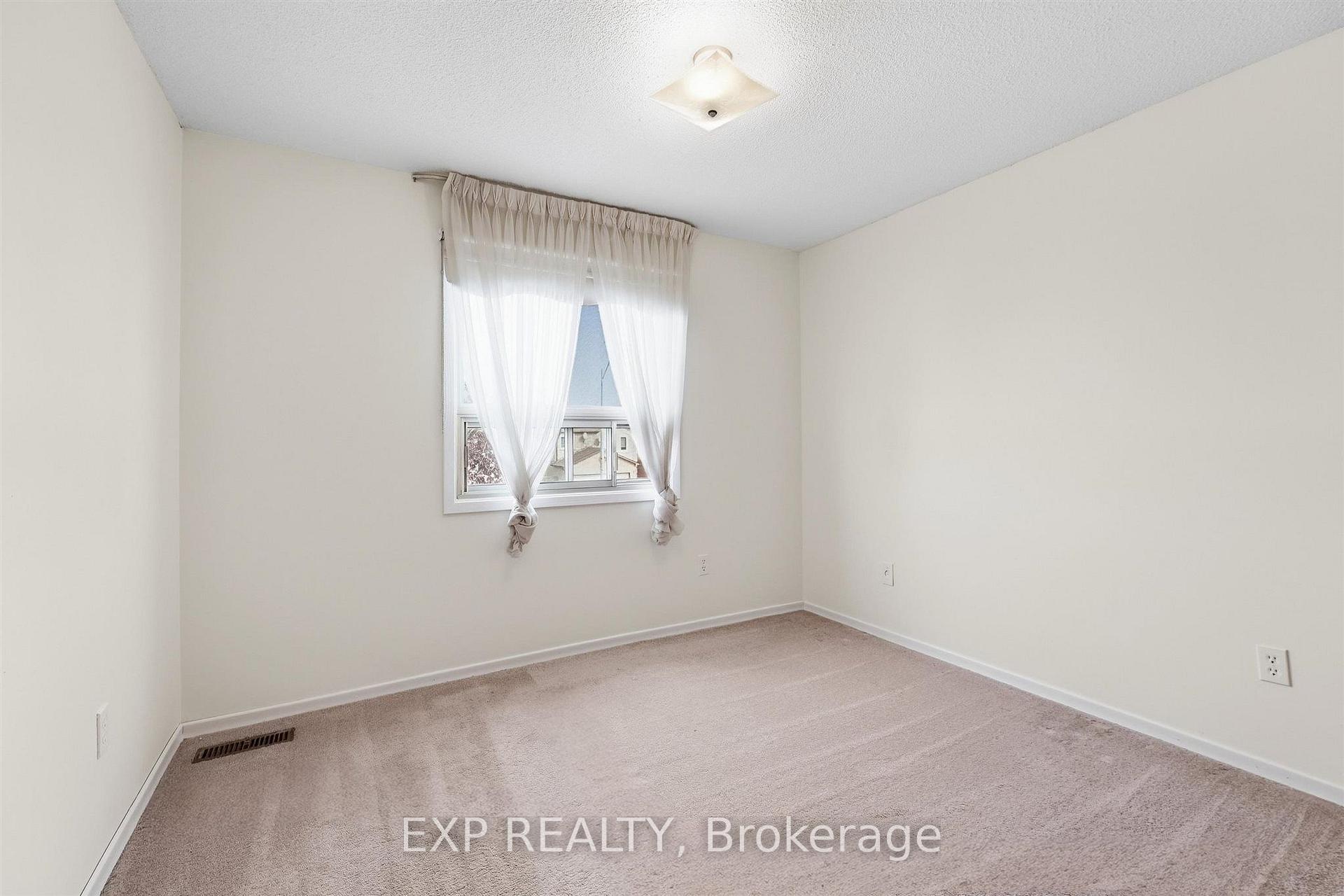 Photo 32 of 55 James Edward Drive, Markham, Middlefield — HOMEH