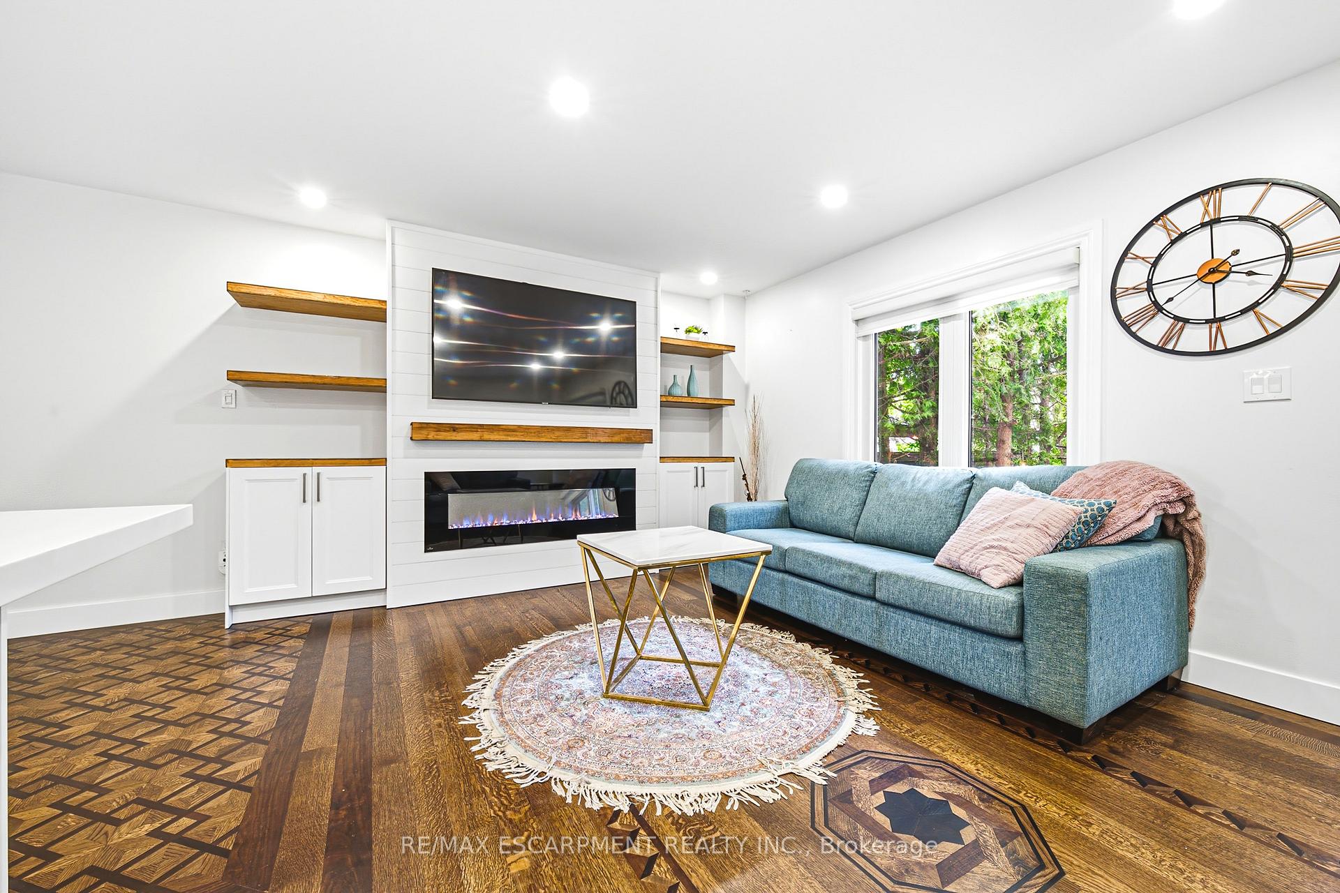 Photo 5 of Unit C, 2116 Prospect Street, Burlington, Brant — HOMEH