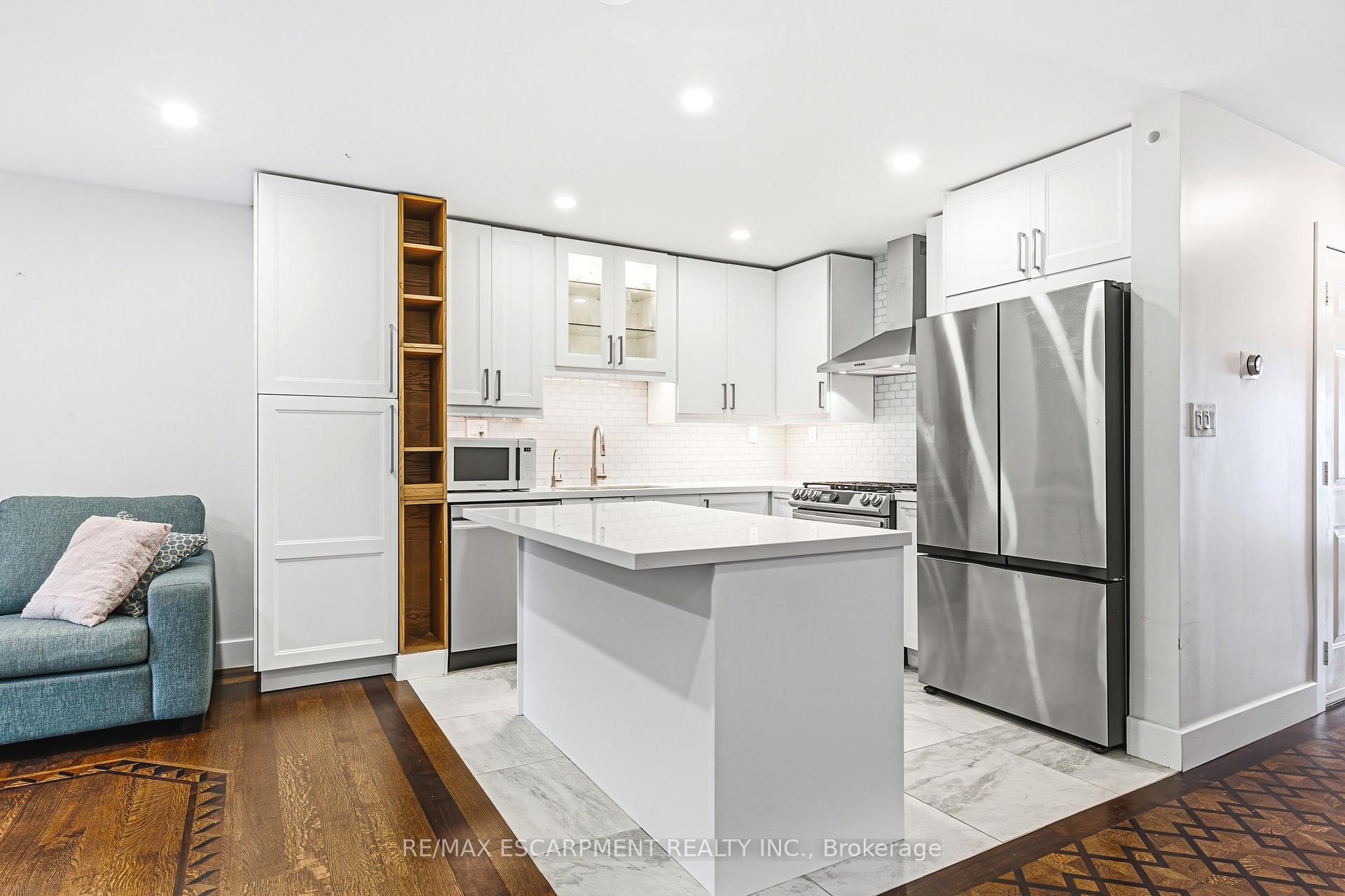 Photo 7 of Unit C, 2116 Prospect Street, Burlington, Brant — HOMEH