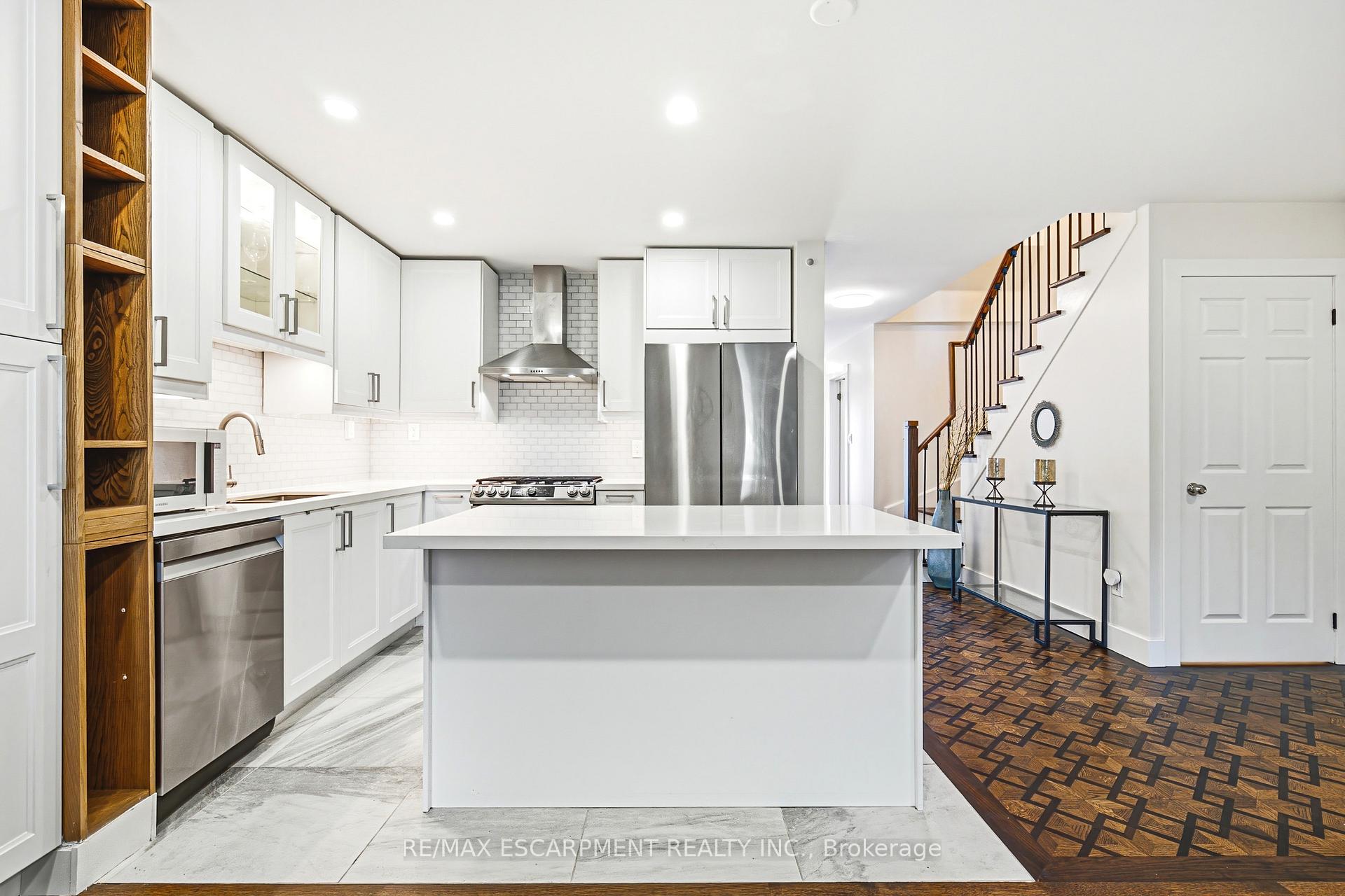 Photo 8 of Unit C, 2116 Prospect Street, Burlington, Brant — HOMEH