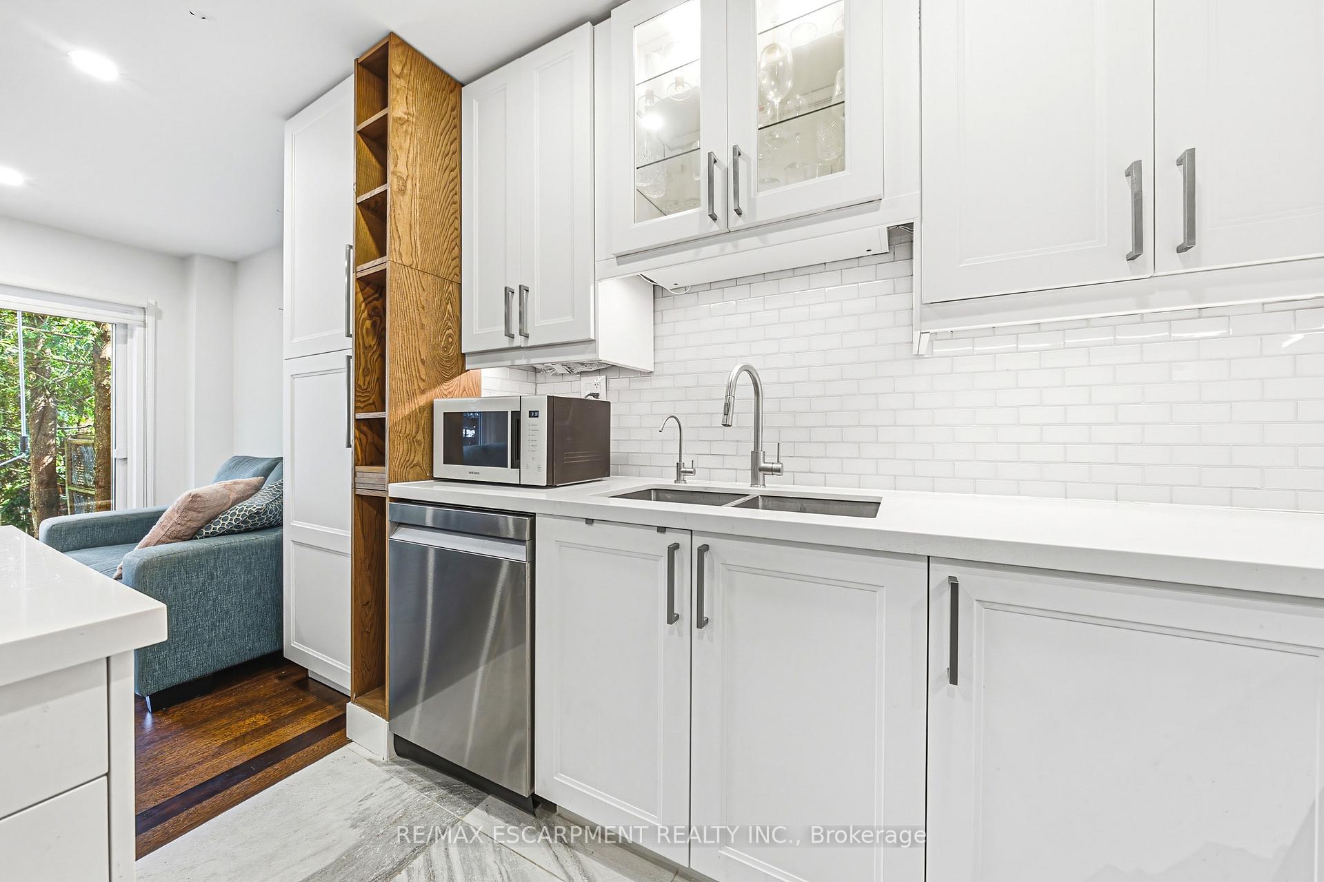 Photo 11 of Unit C, 2116 Prospect Street, Burlington, Brant — HOMEH