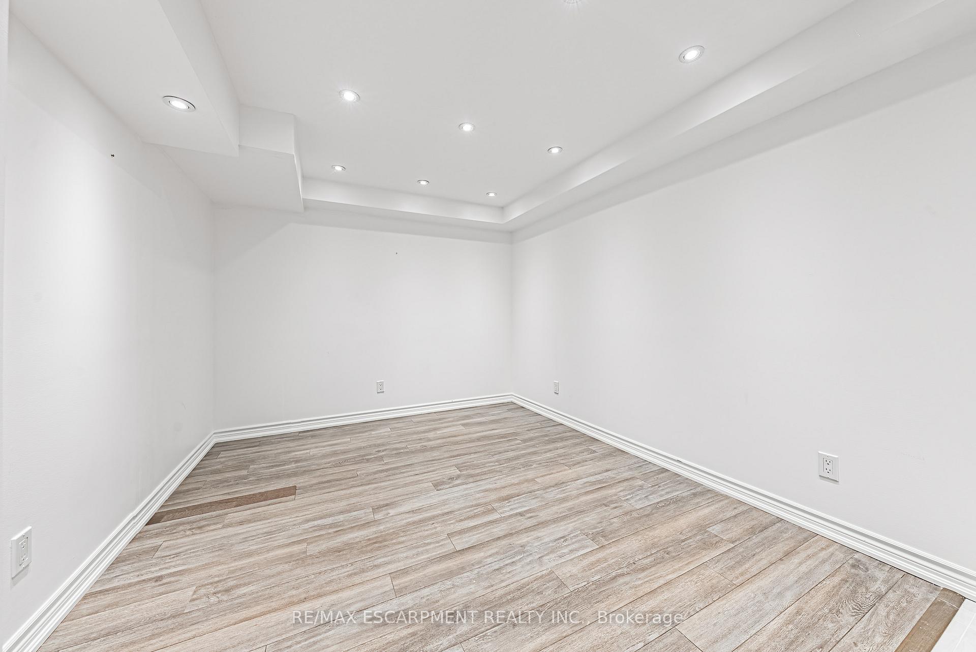 Photo 28 of Unit C, 2116 Prospect Street, Burlington, Brant — HOMEH